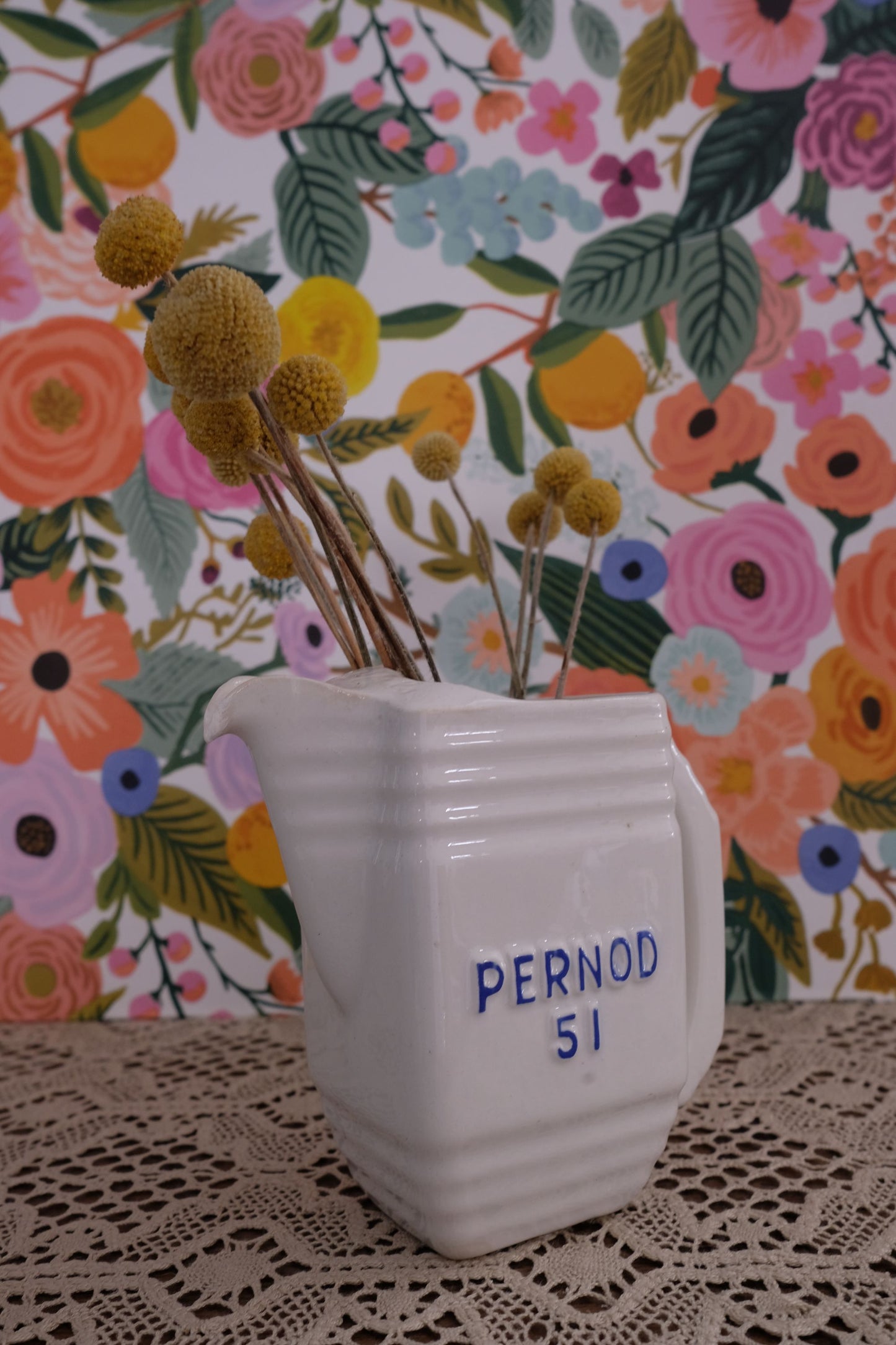 Pichet Pernod