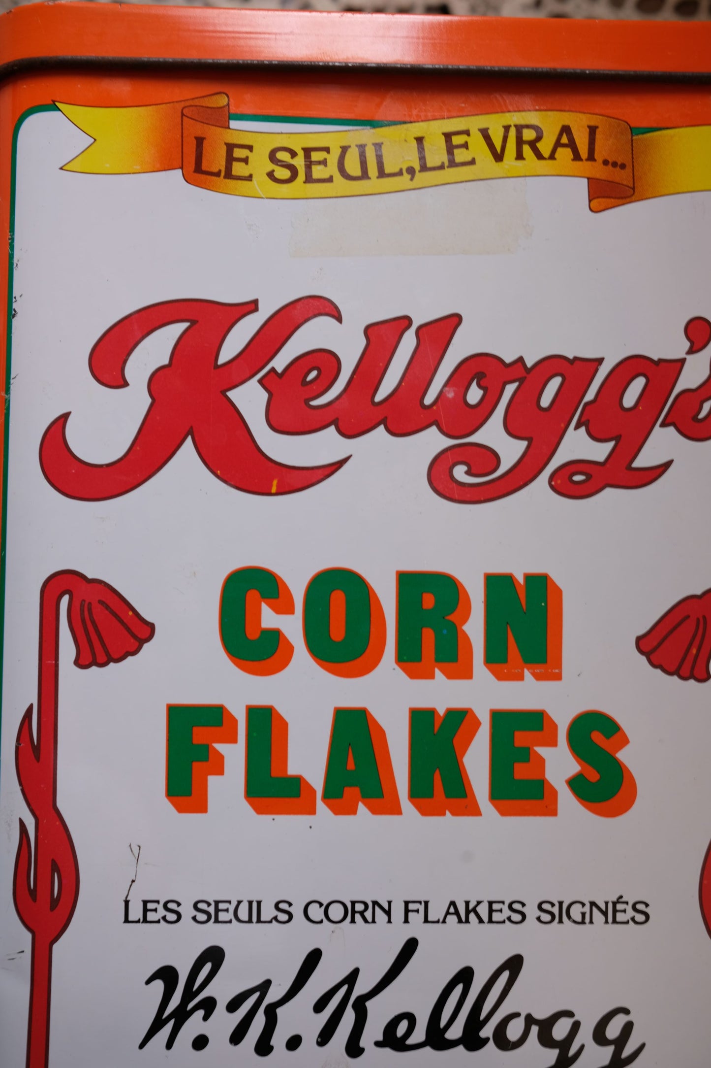 Boite de corn flakes en métal