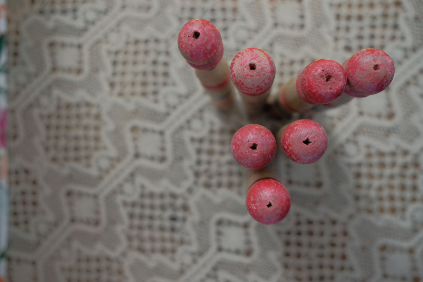 Lot de 8 quilles en bois anciennes