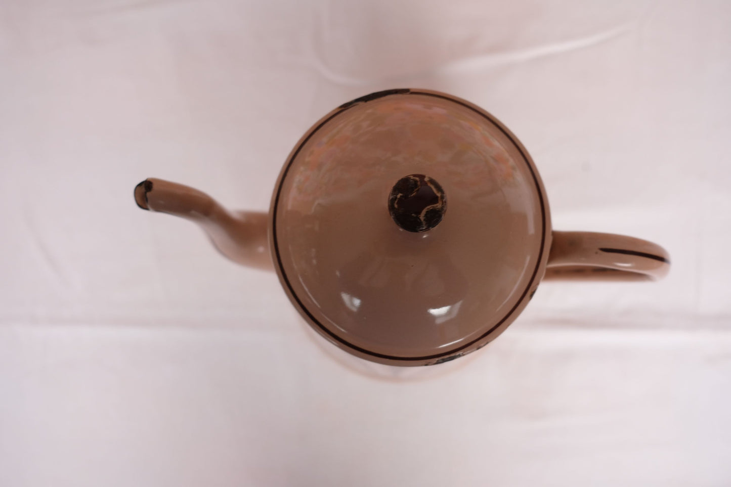 Cafetière en métal émaillée