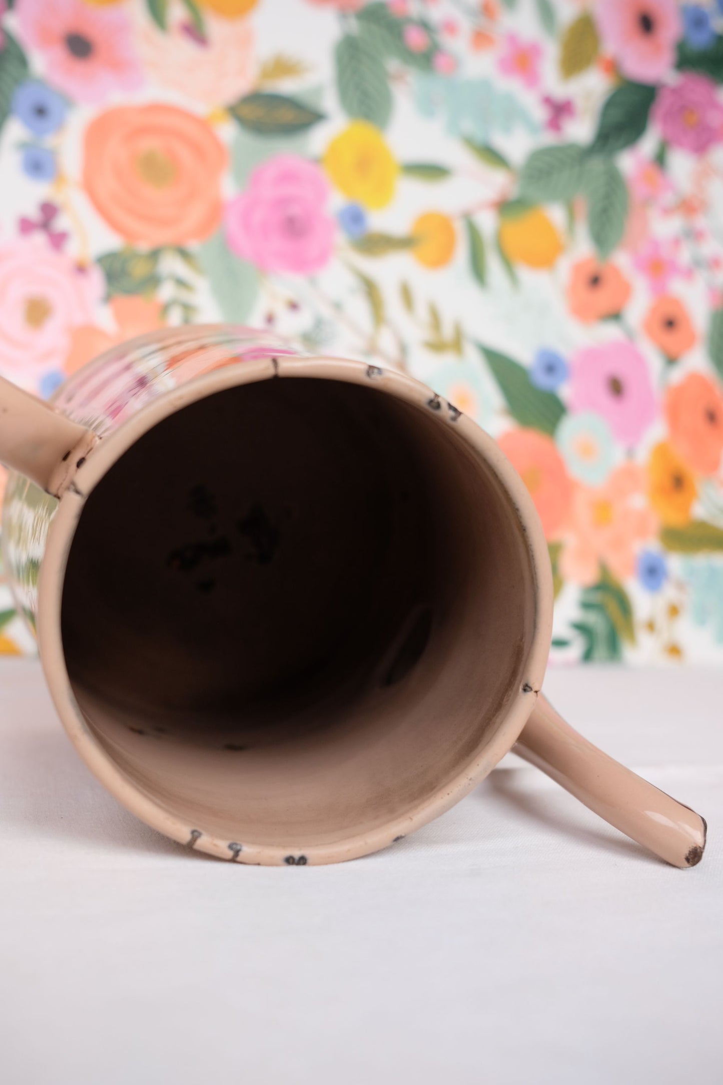 Cafetière en métal émaillée