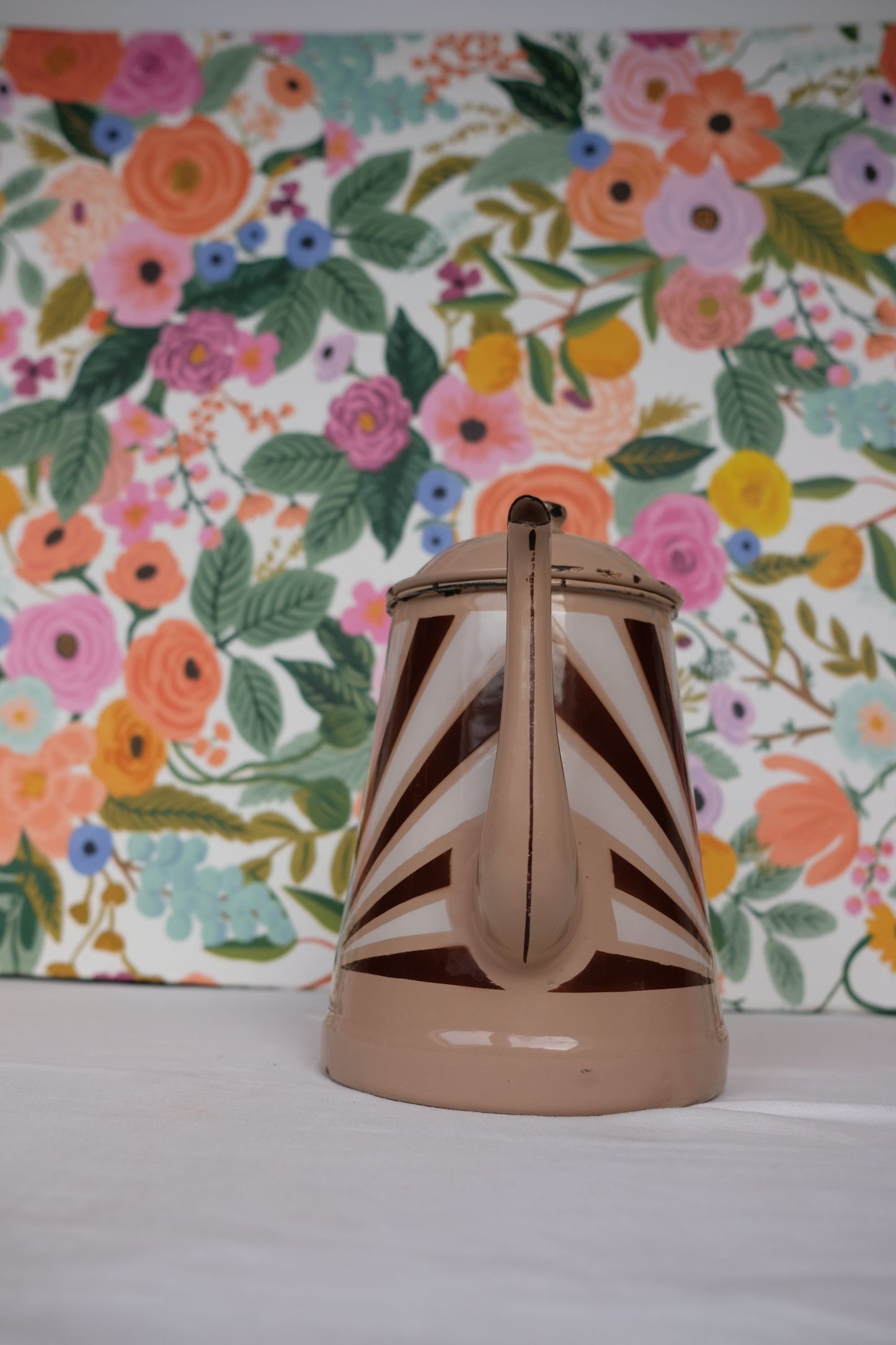 Cafetière en métal émaillée