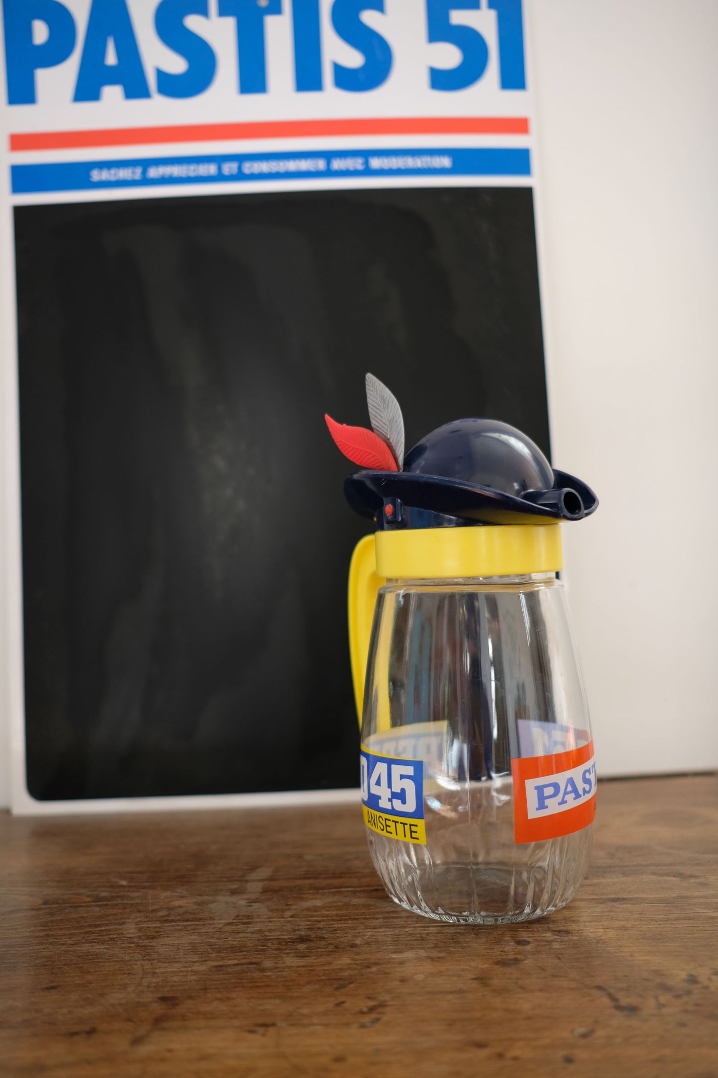 Carafe pastis 51 à chapeau mousquetaire