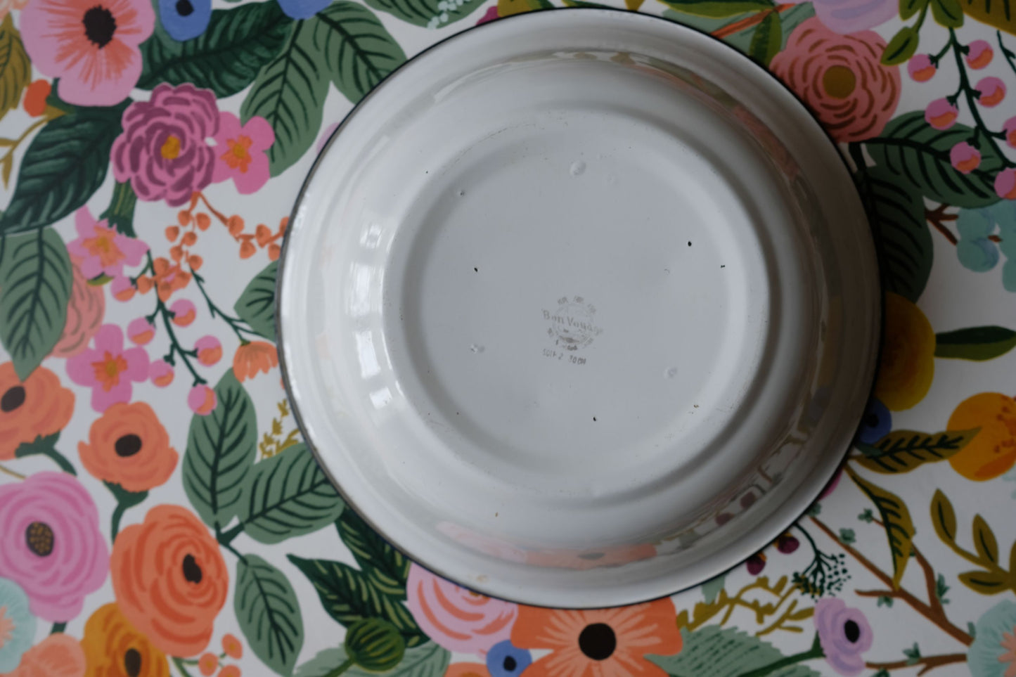 Bassine émaillée 30 centimètres numéro 2