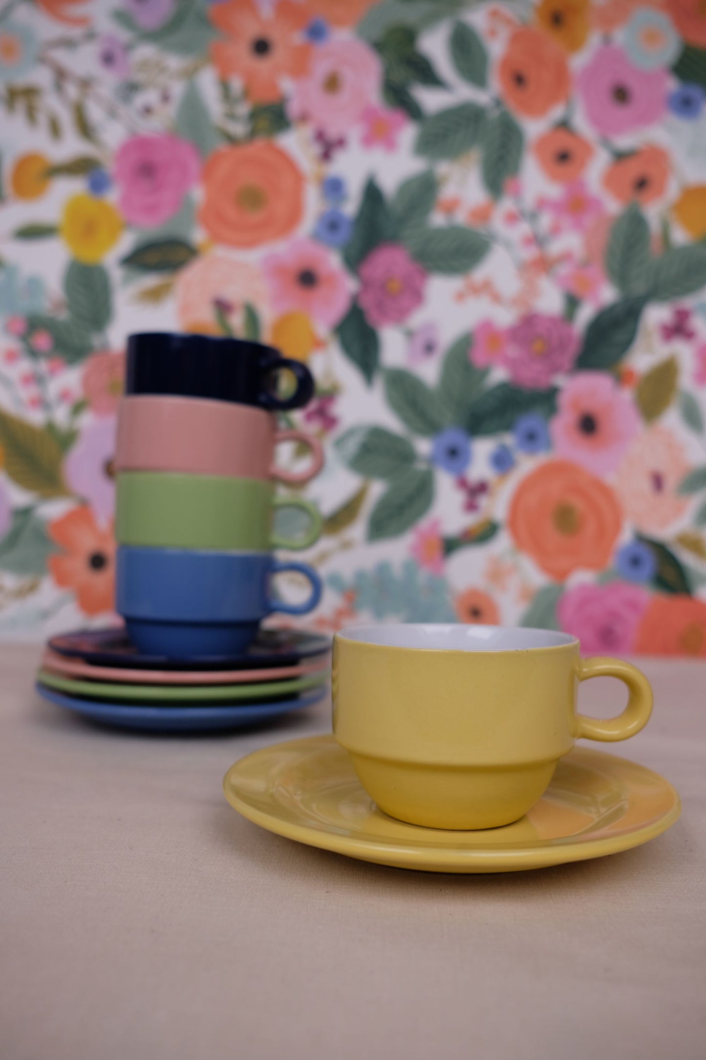 Service à café multicolore