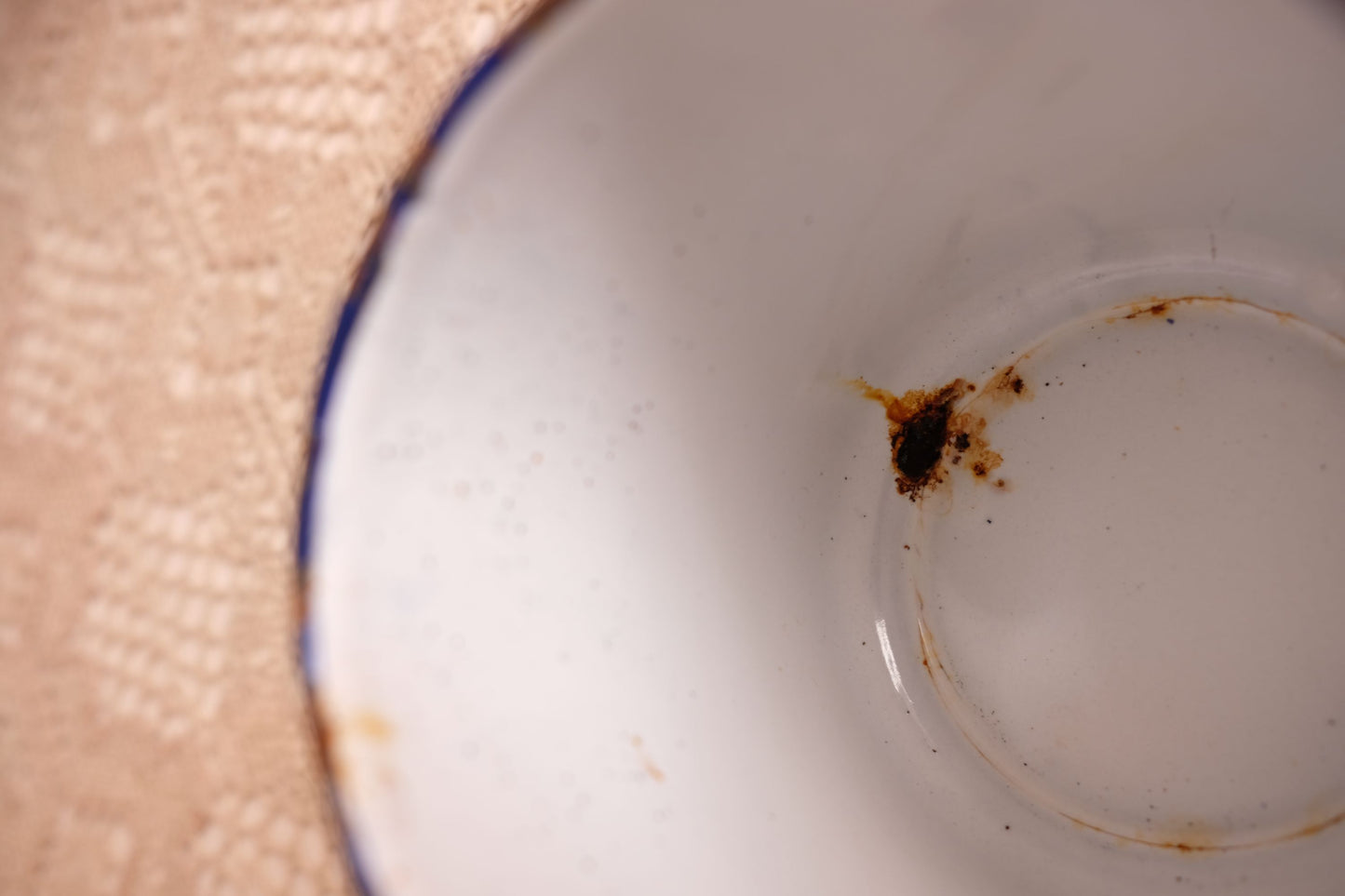 Ensemble de pots à épices en tôle émaillée
