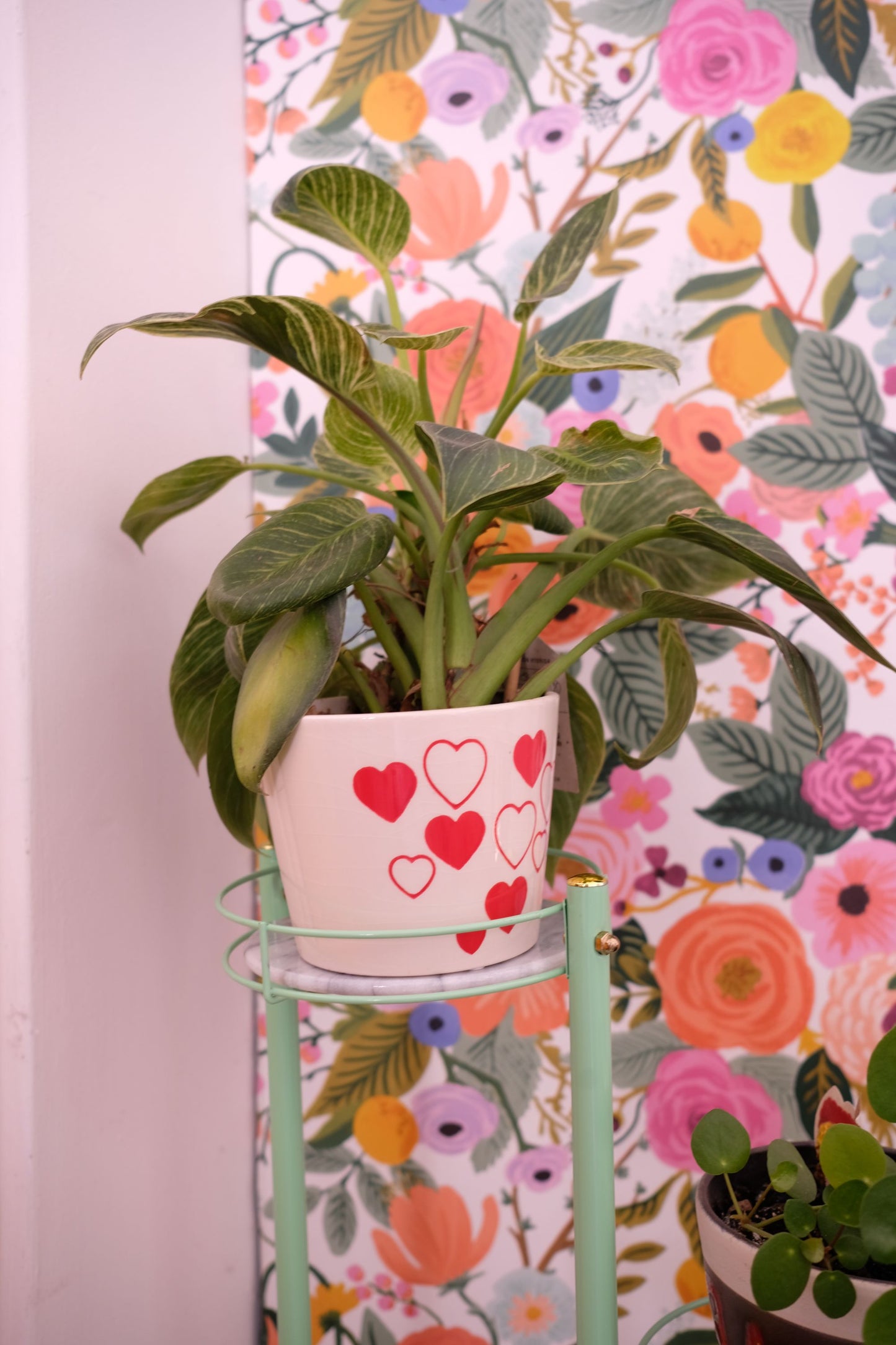 Porte plante en metal peint et marbre