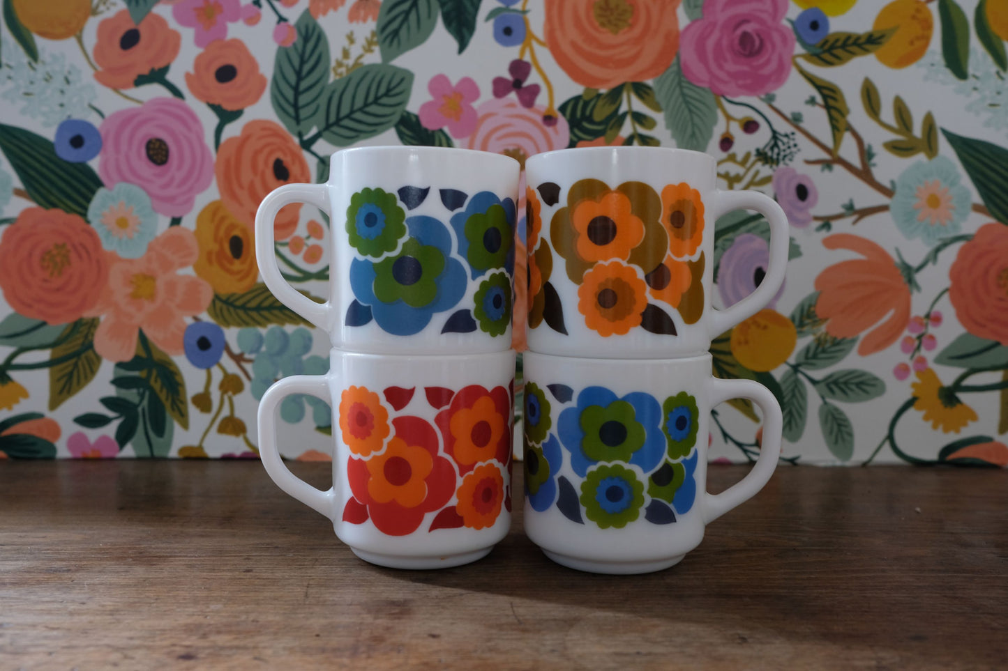 Ensemble de quatre mugs Lotus