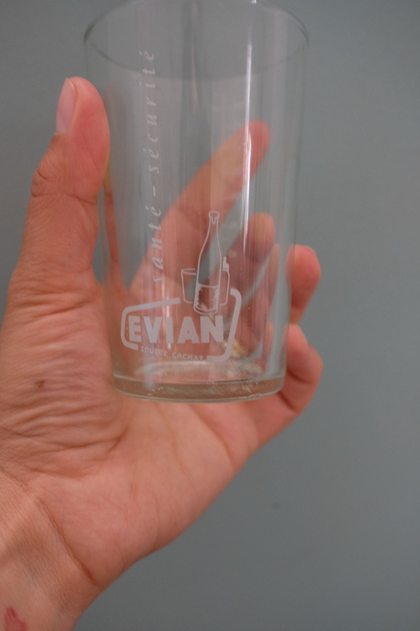 Verre de curiste Evian