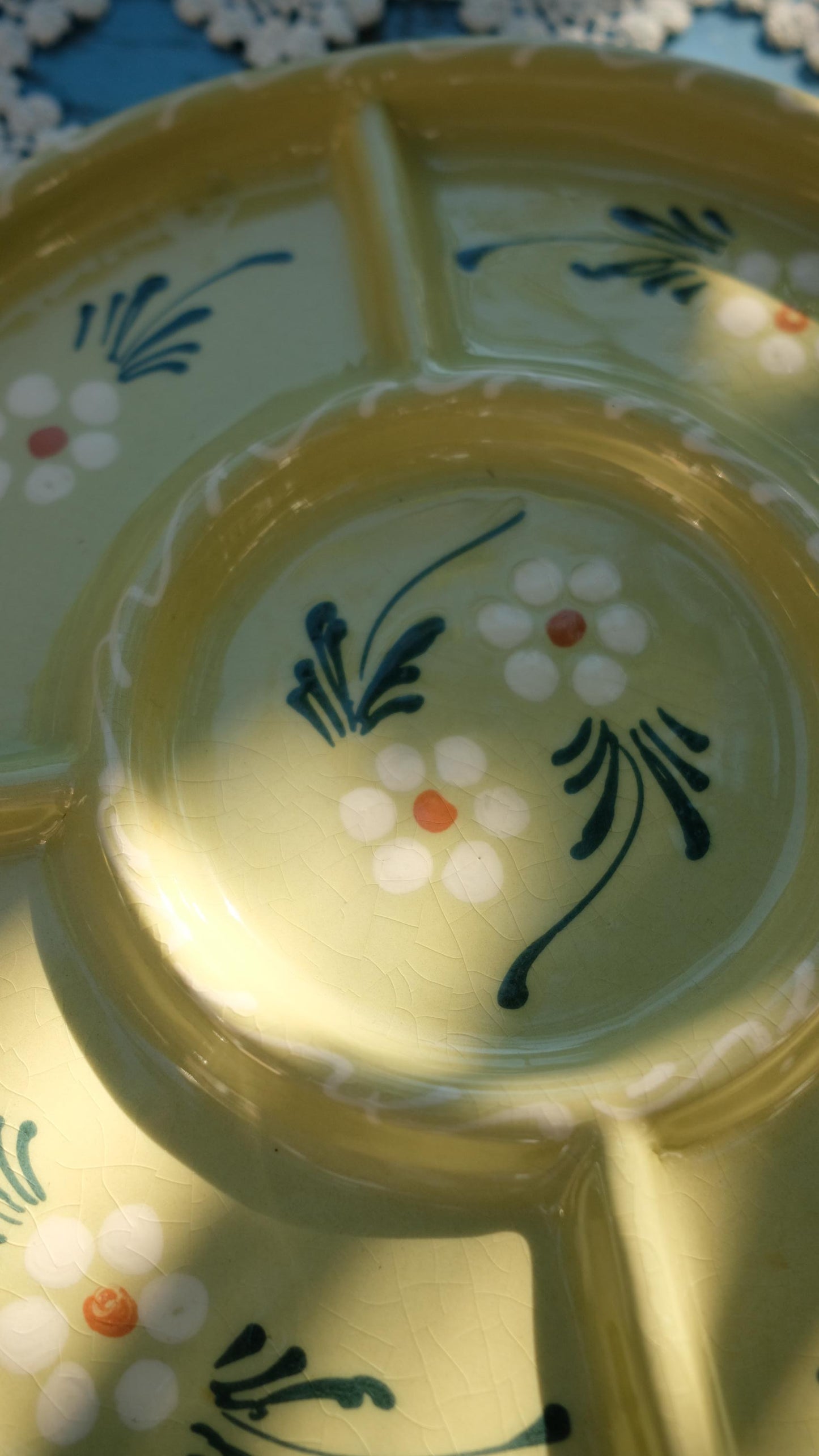 Assiettes compartimentée en poterie alsacienne de soufflenheim