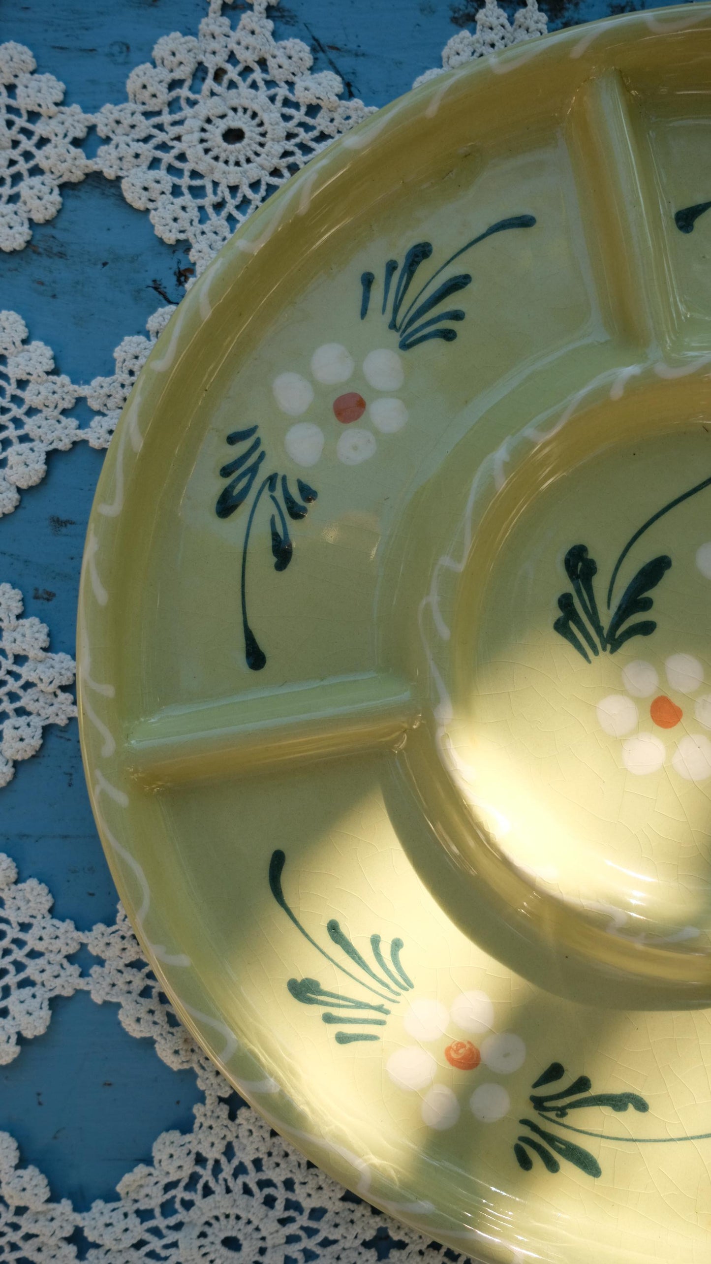 Assiettes compartimentée en poterie alsacienne de soufflenheim