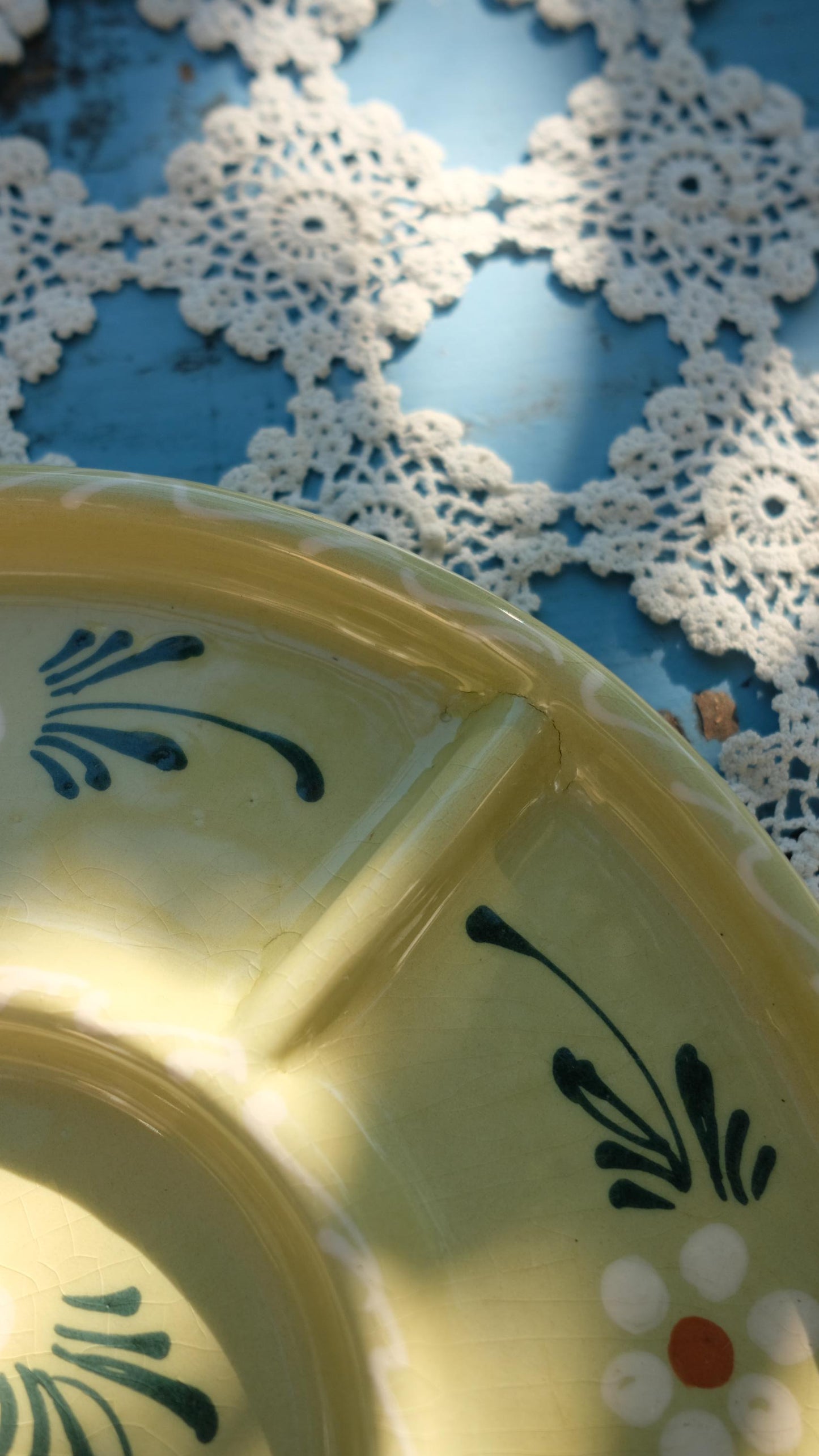 Assiettes compartimentée en poterie alsacienne de soufflenheim