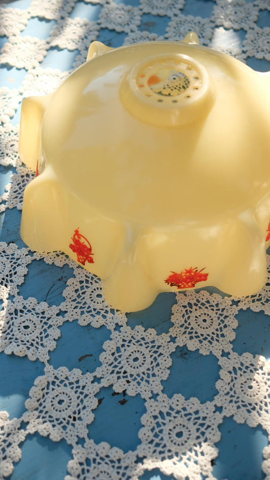 Abat jour jaune vintage en plastique moulé années 50