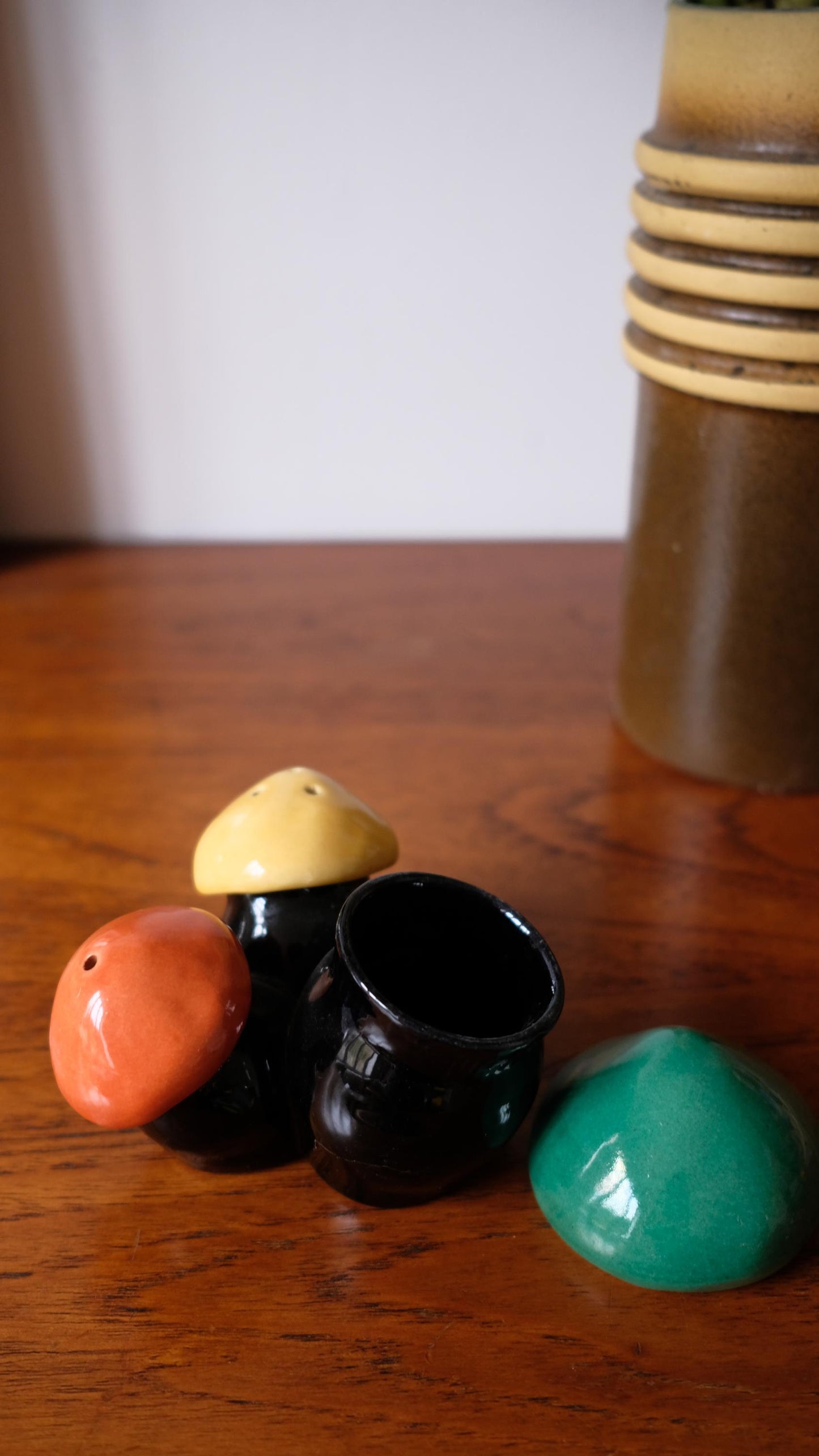 Set à condiments en céramique style Vallauris