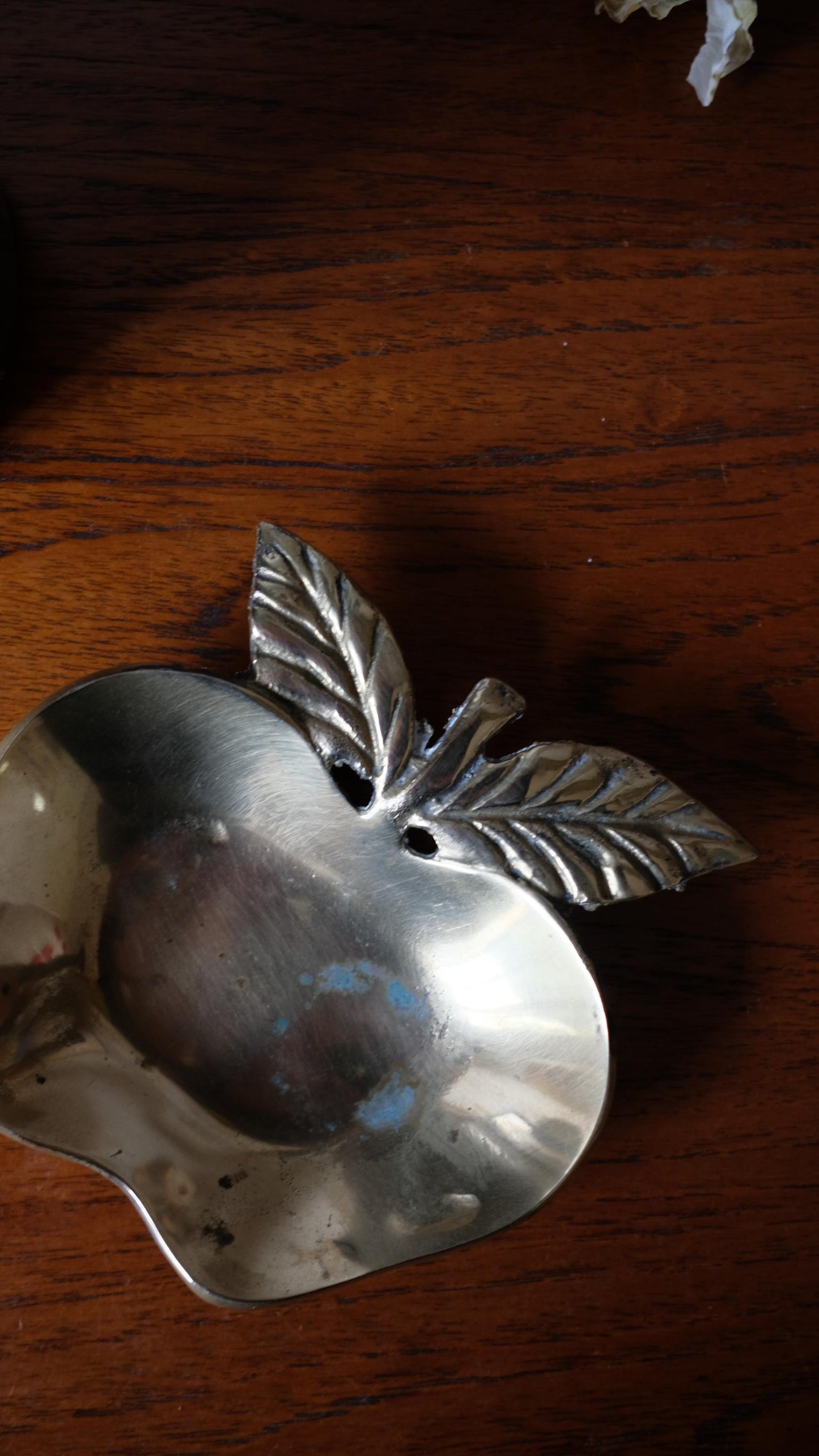 Vide poche en laiton en forme de pomme