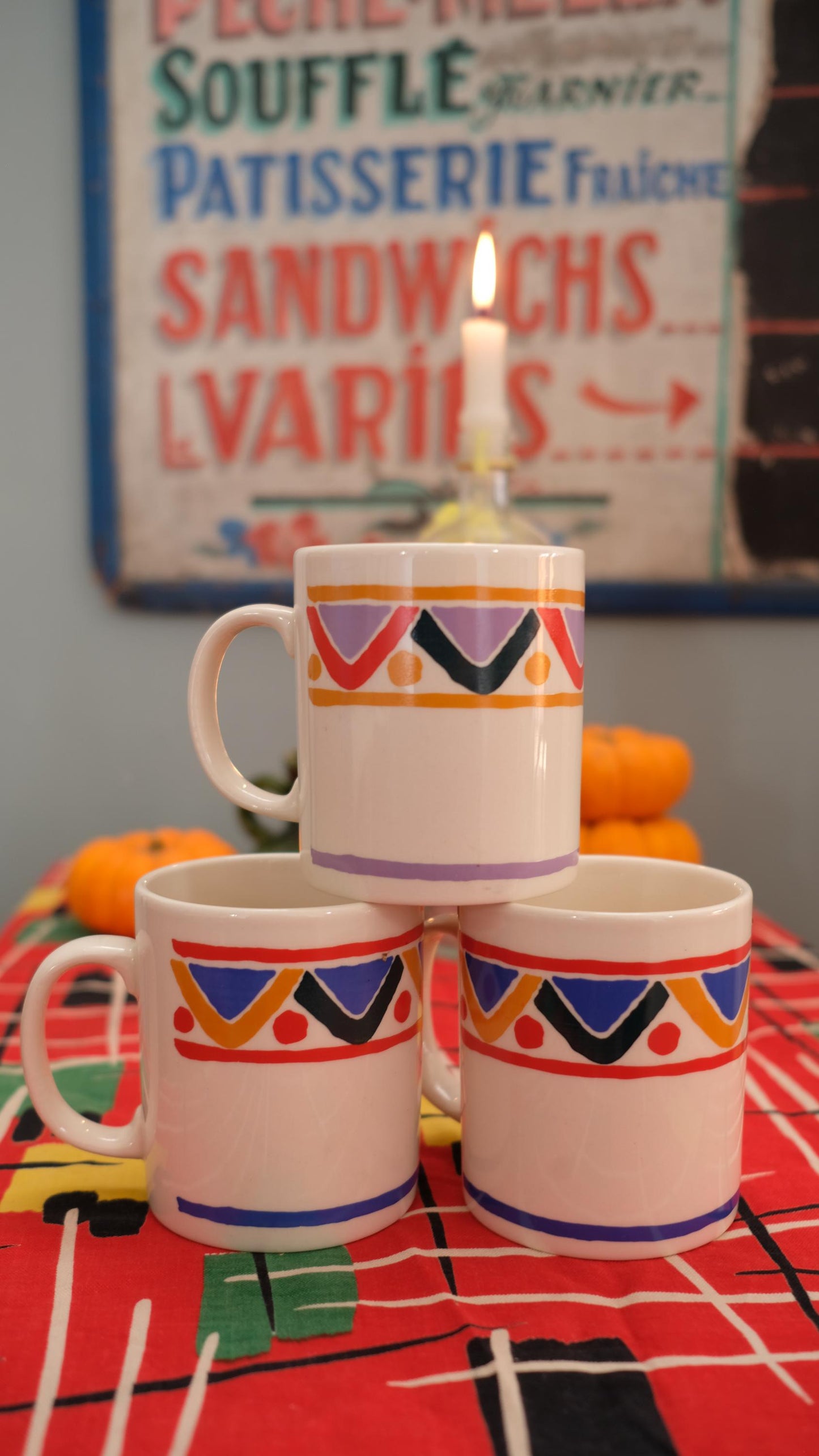 Lot de trois mugs mobil vintage