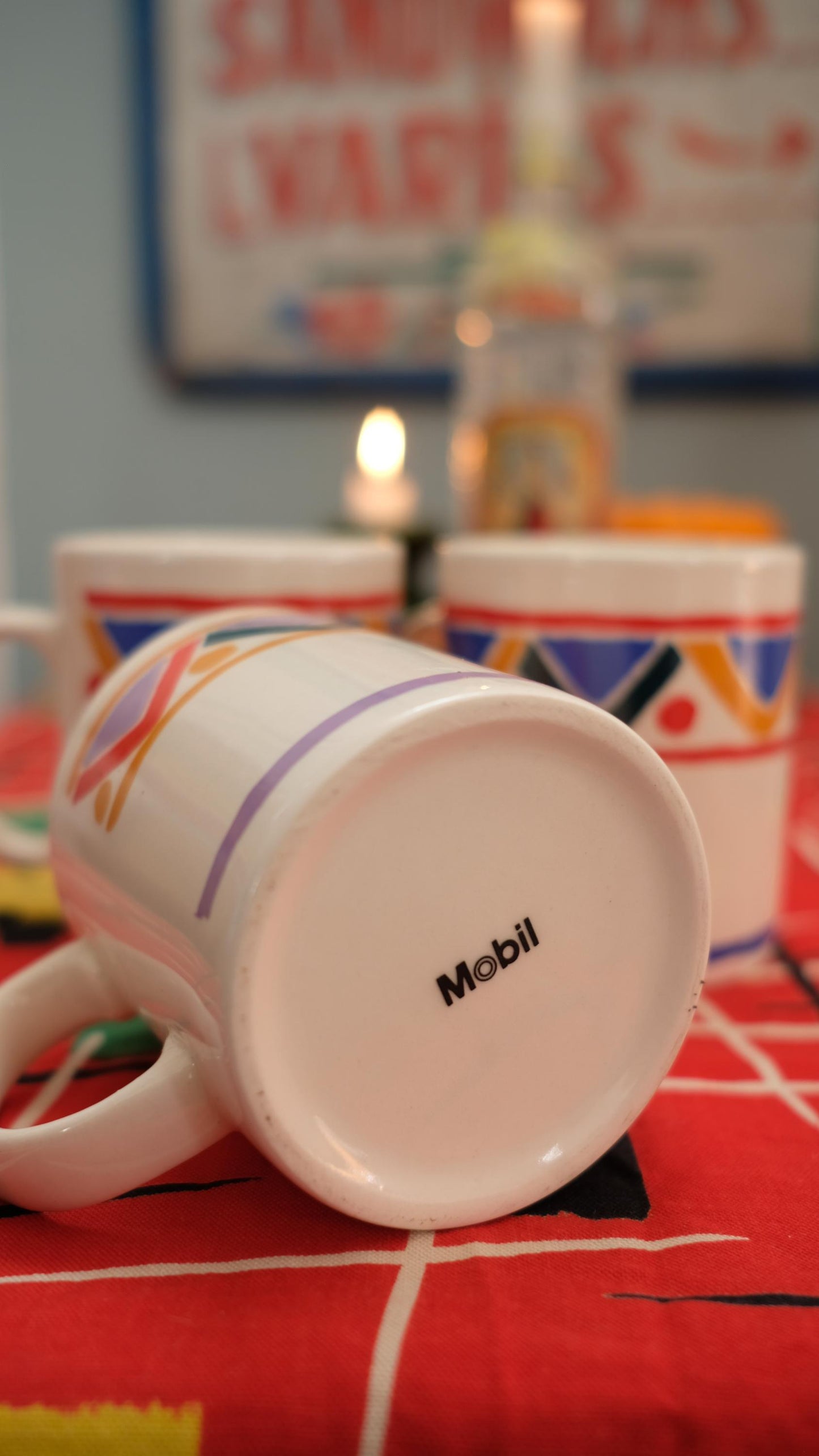Lot de trois mugs mobil vintage
