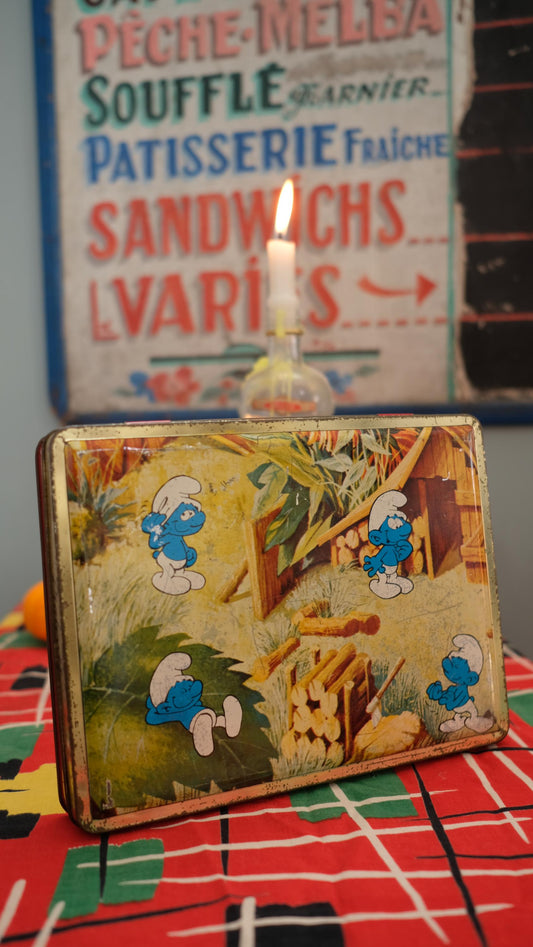 Boîte de bonbons vintage illustrée des schtroumpfs