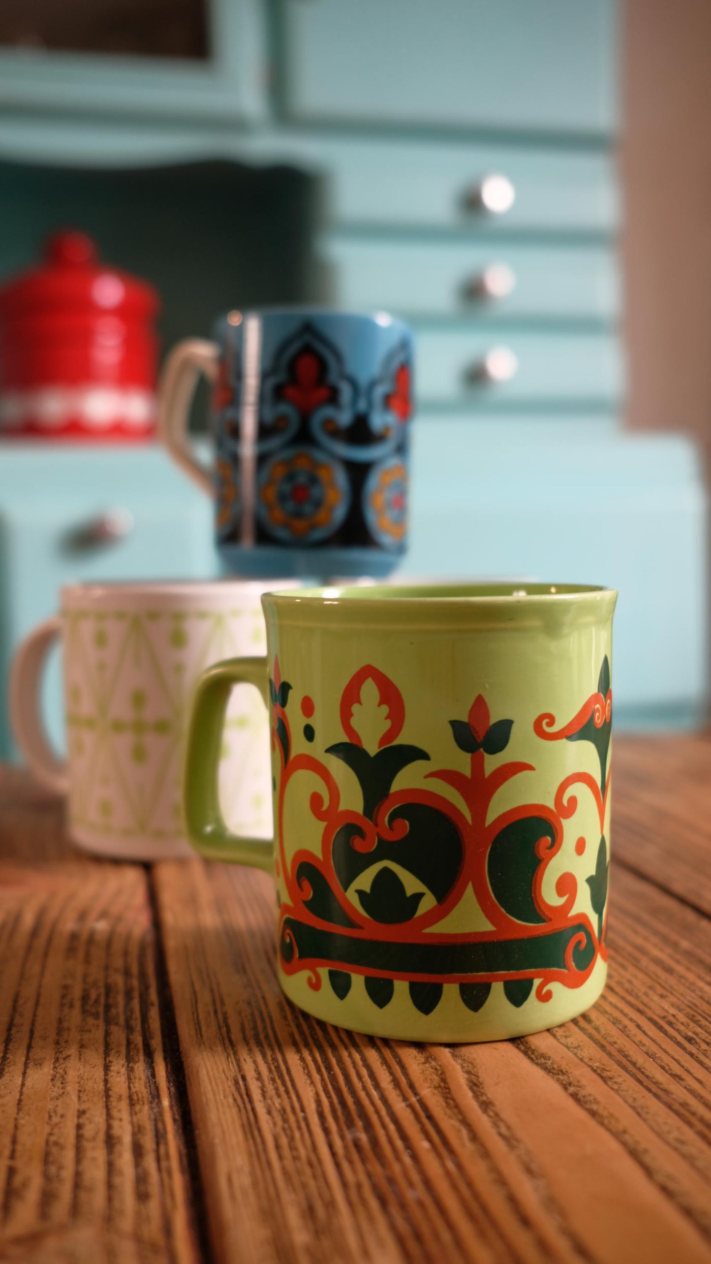 Mot de 4 mugs vintage made in England