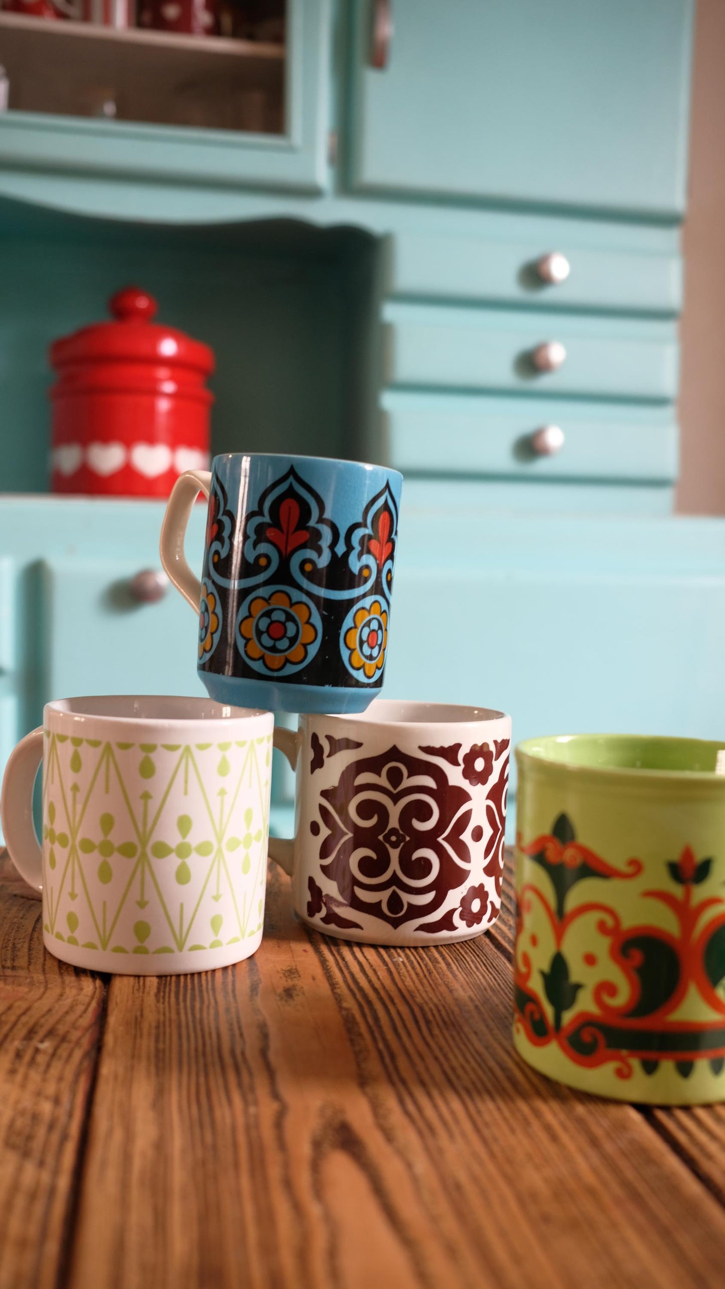 Mot de 4 mugs vintage made in England