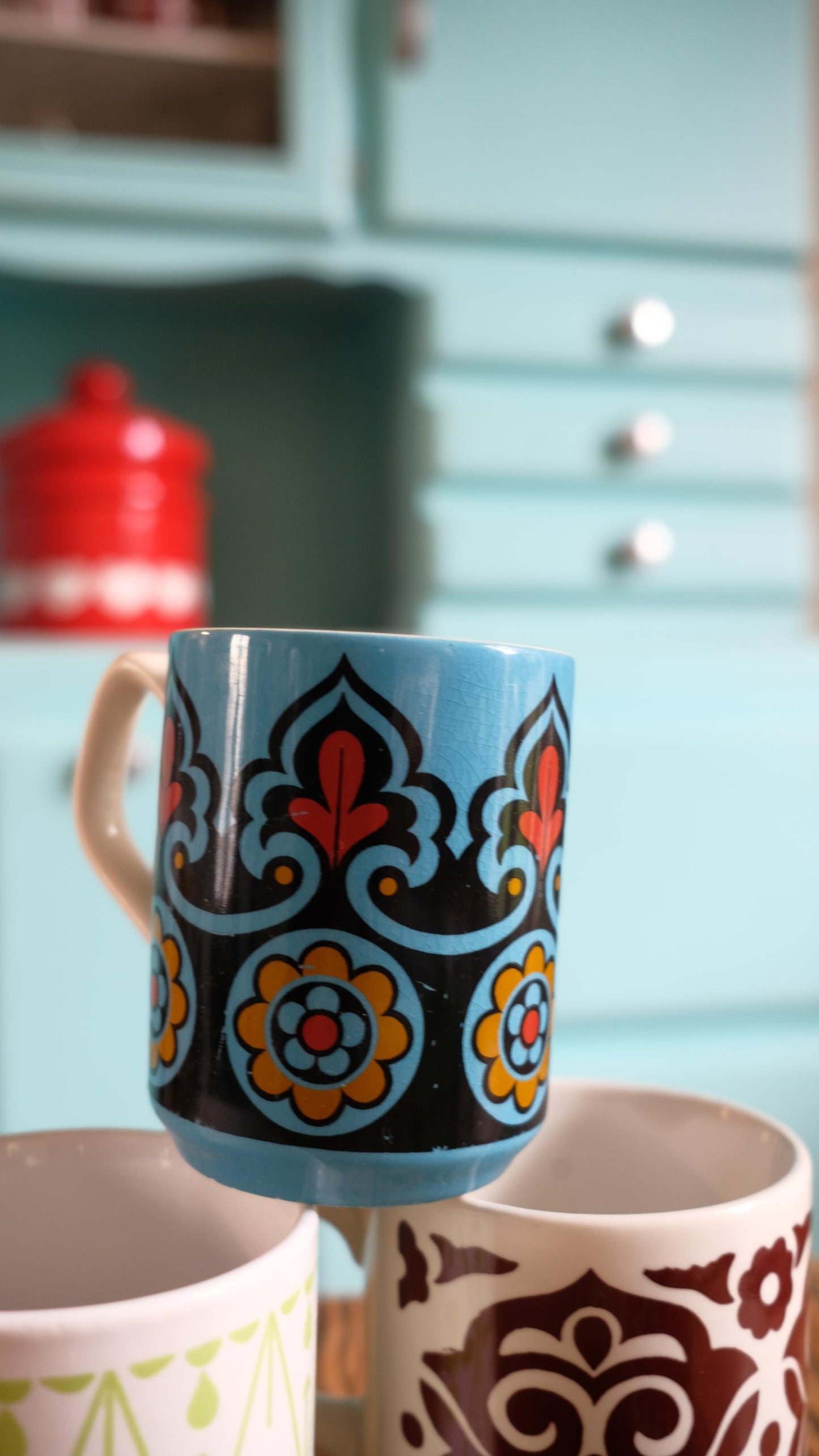 Mot de 4 mugs vintage made in England