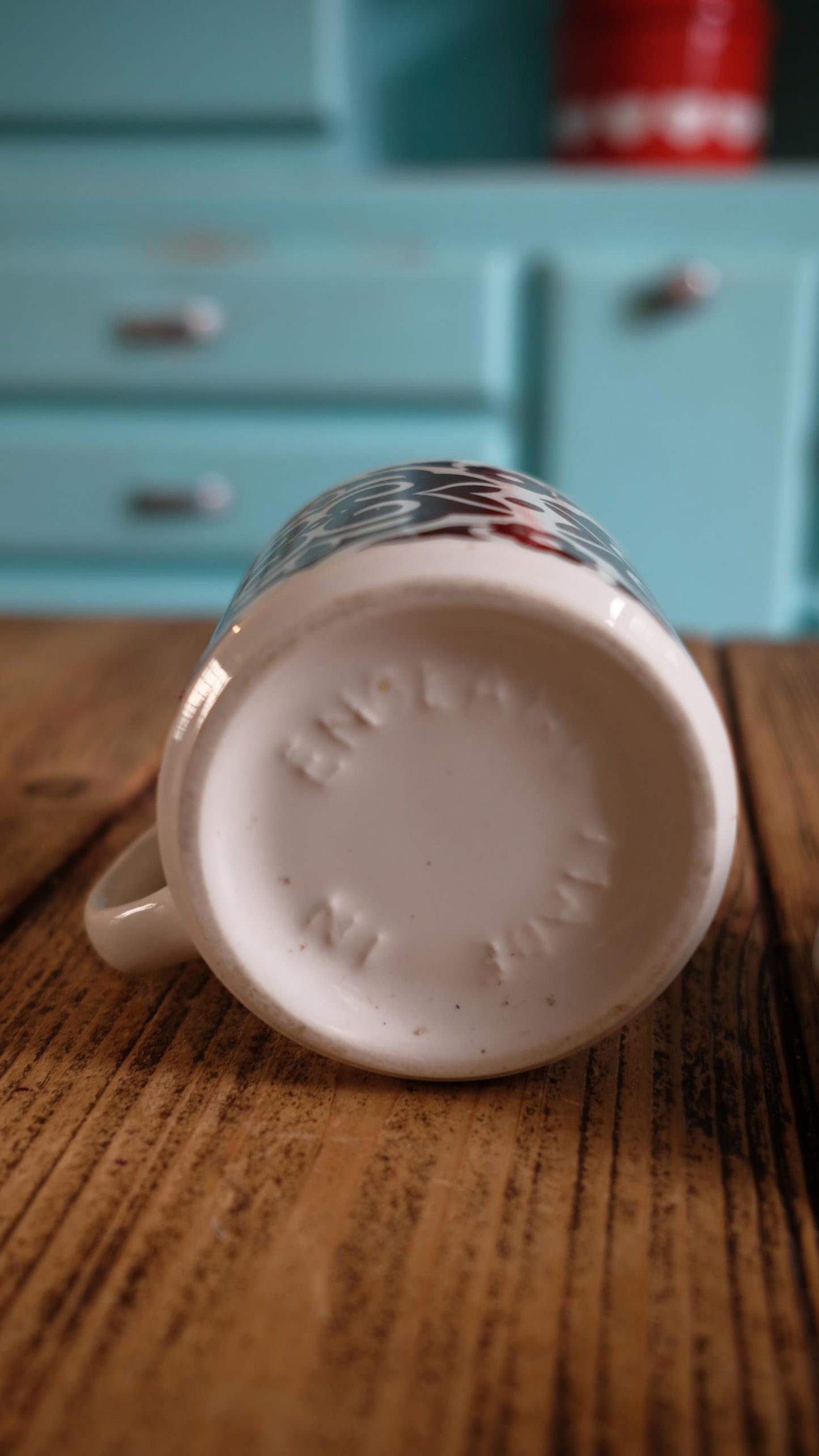 Mot de 4 mugs vintage made in England