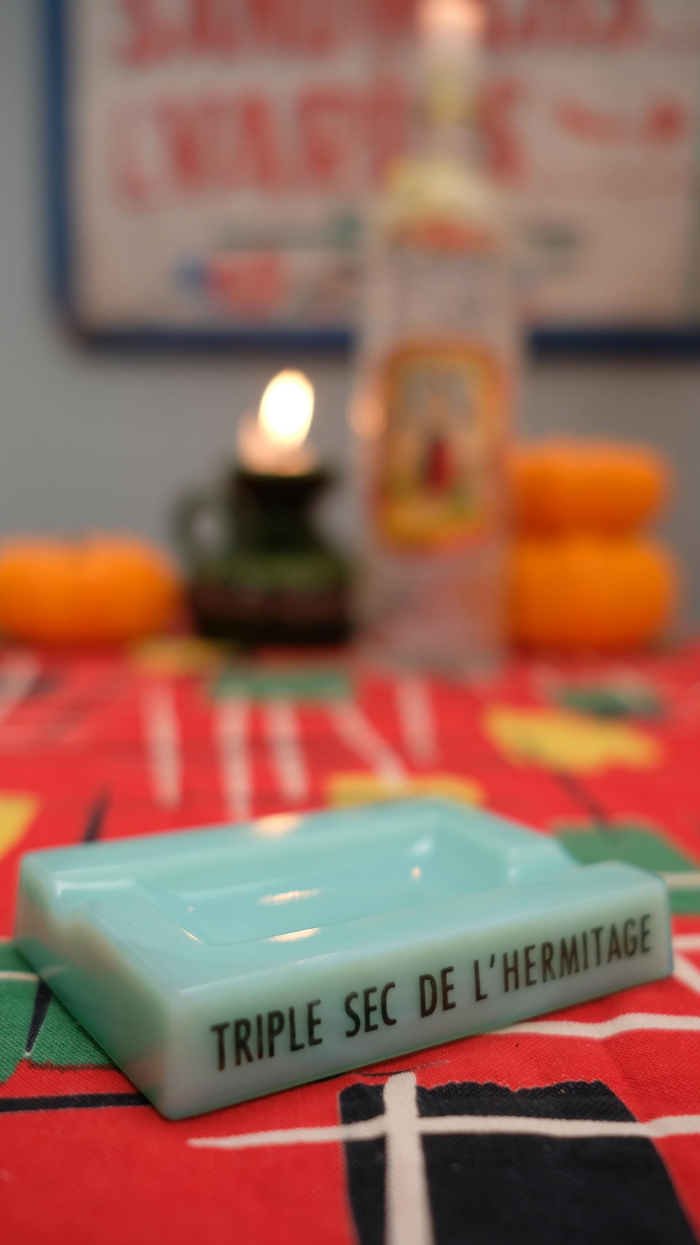 Cendrier publicitaire vintage de l'Hermitage en opaline
