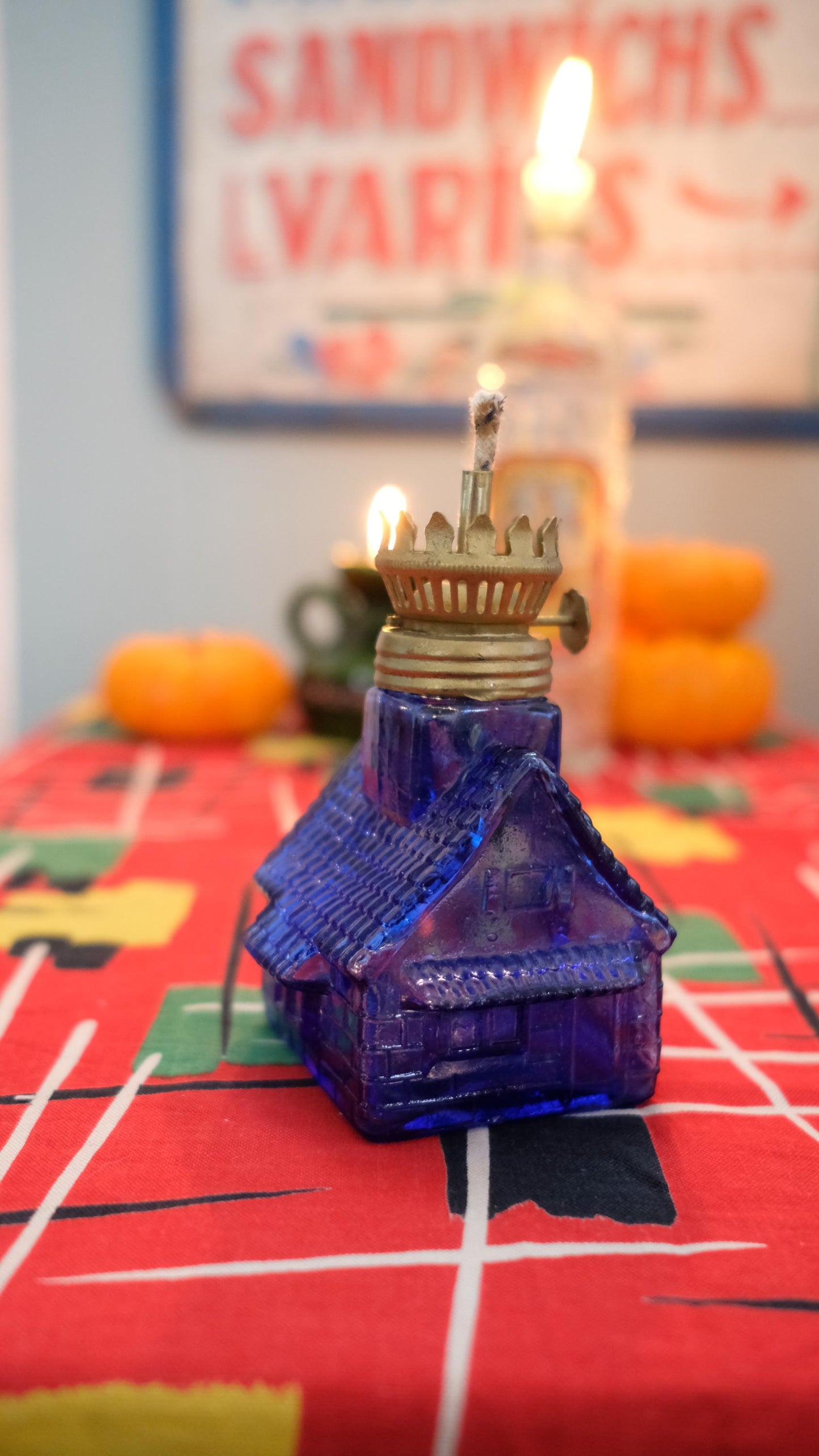 Lampe à huile vintage en forme de petite maisons