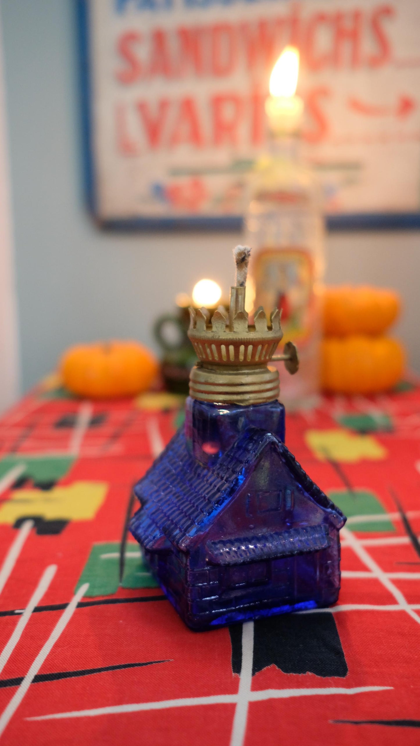 Lampe à huile vintage en forme de petite maisons