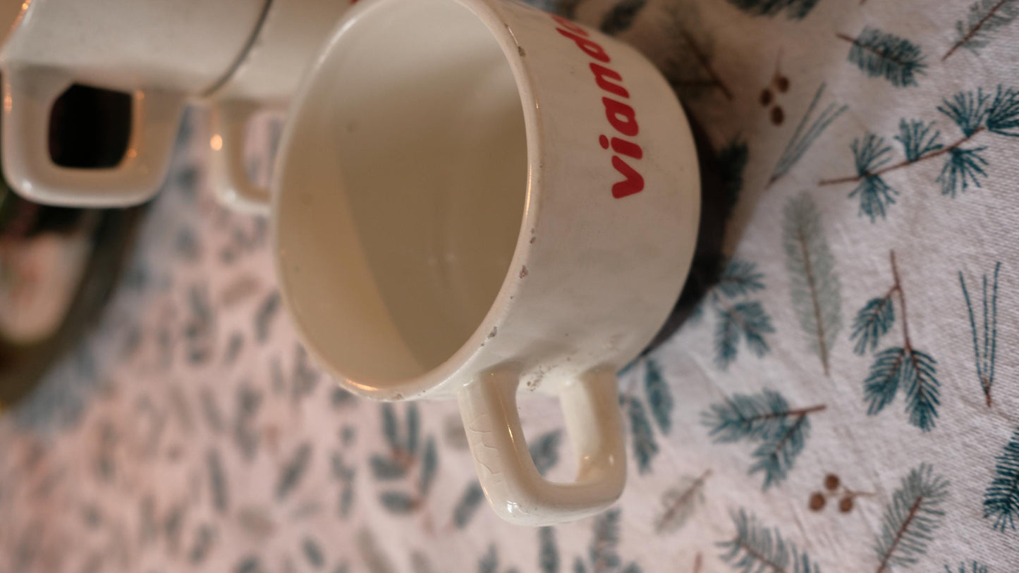 Lot de trois tasses viandox vintage