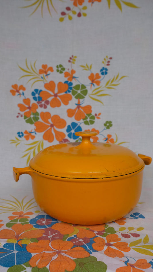 Cocotte le creuset "la mama", designée par Enzo Mari