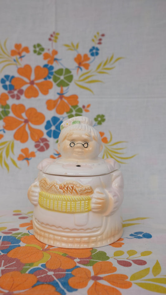 Cookie jar grand-mère en céramique