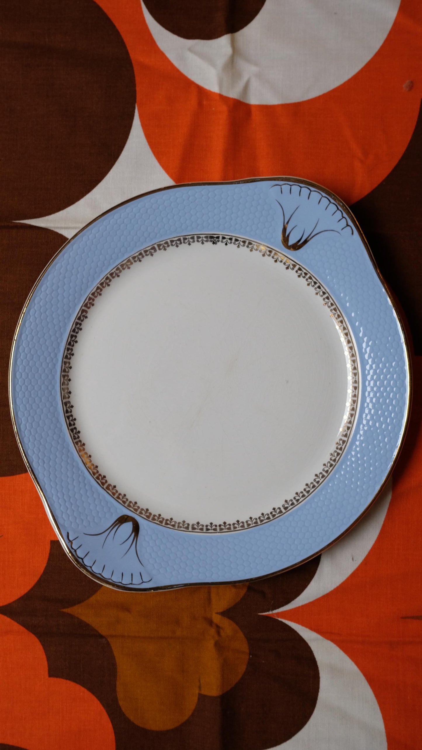 Grand plat "café Gilbert" en porcelaine