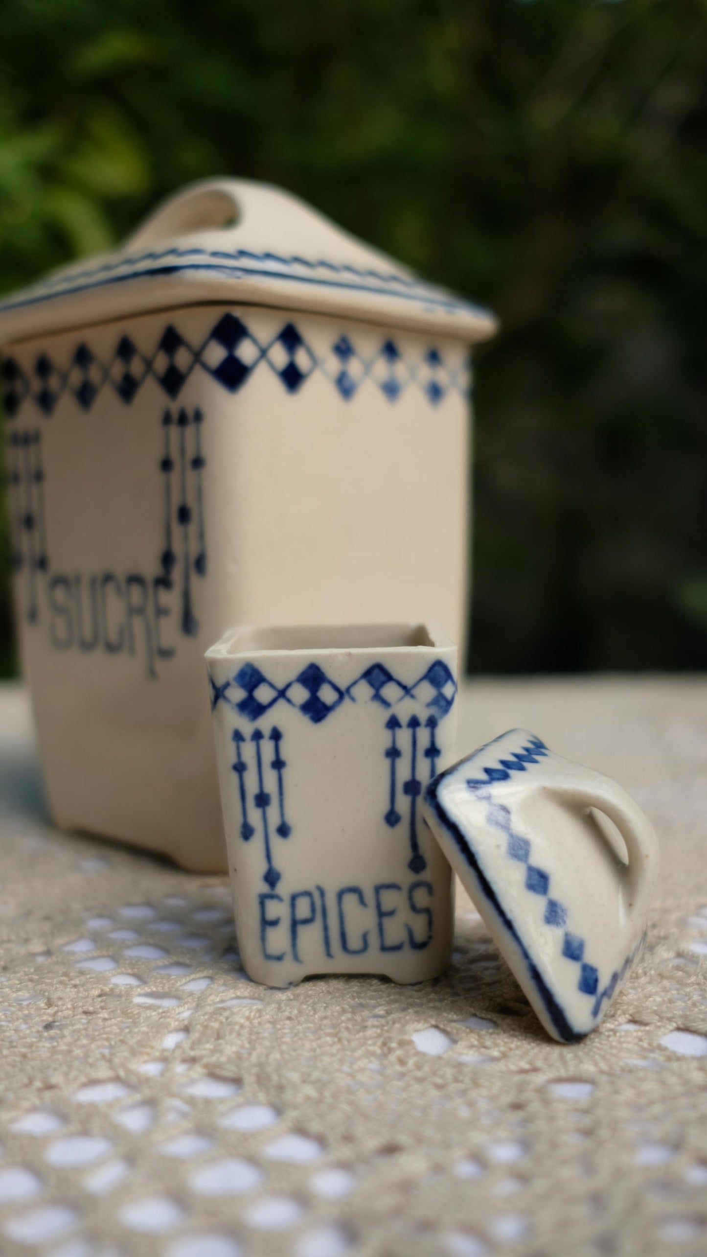 Lot de deux pots en grès vintage