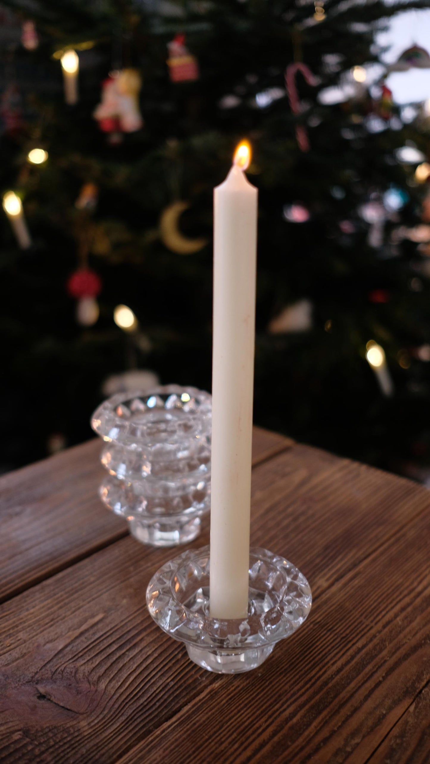 Lot de quatre bougeoirs vintage en verre