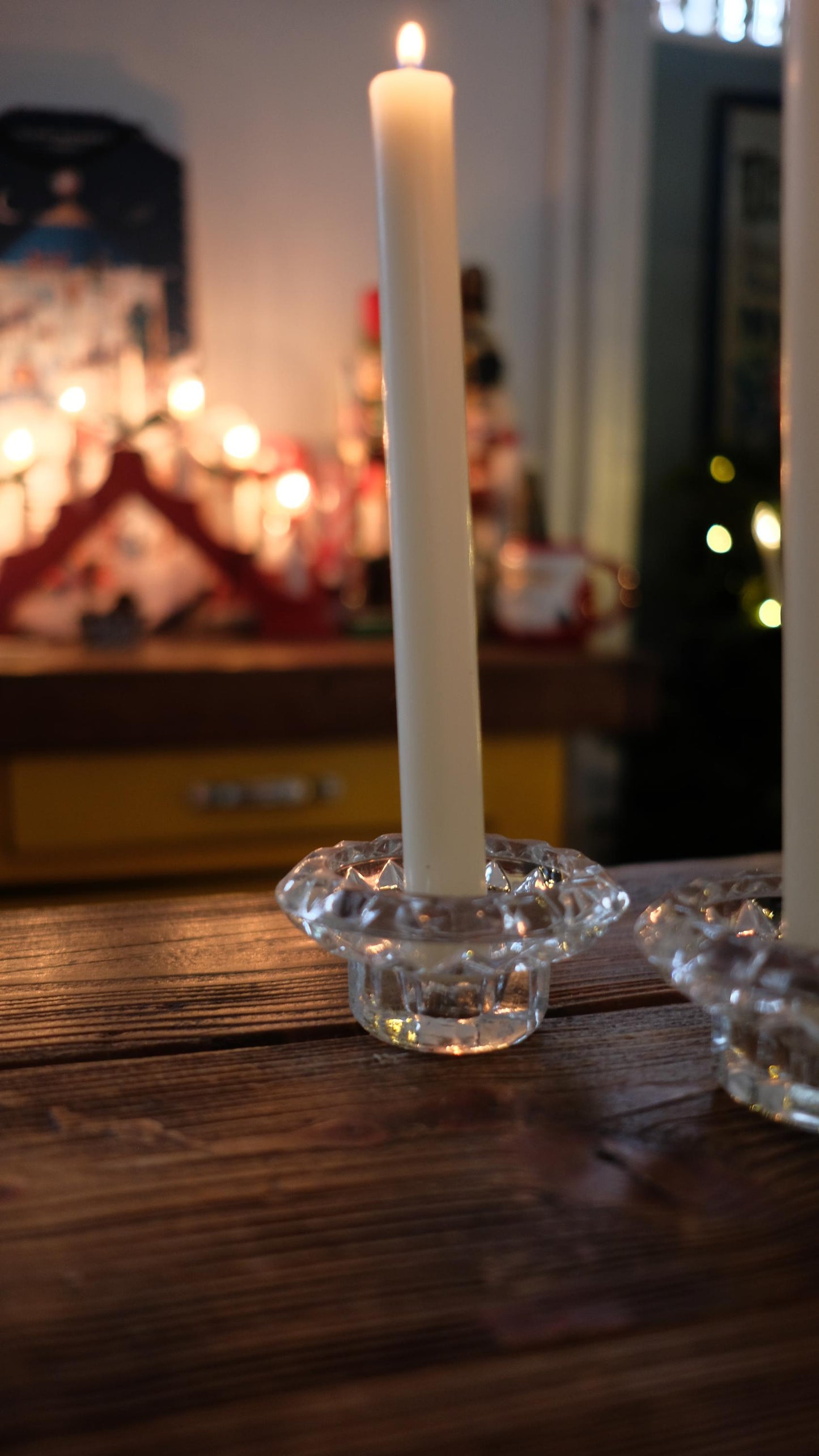 Lot de quatre bougeoirs vintage en verre