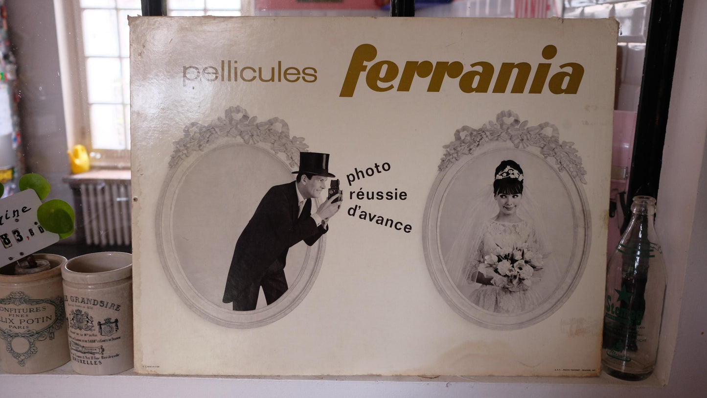 Carton publicitaire vintage pour les pellicules Ferrania