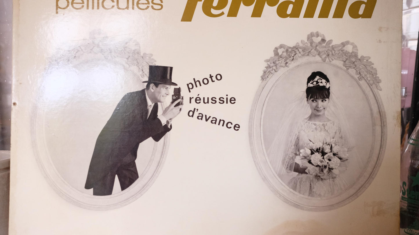 Carton publicitaire vintage pour les pellicules Ferrania