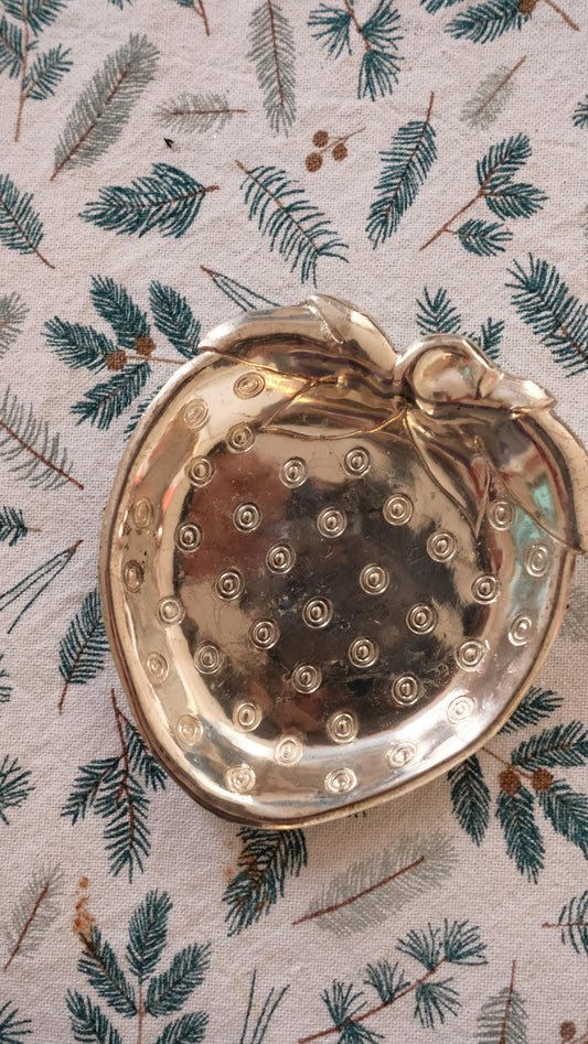 Vide-poche vintage en métal argenté en forme de fraise