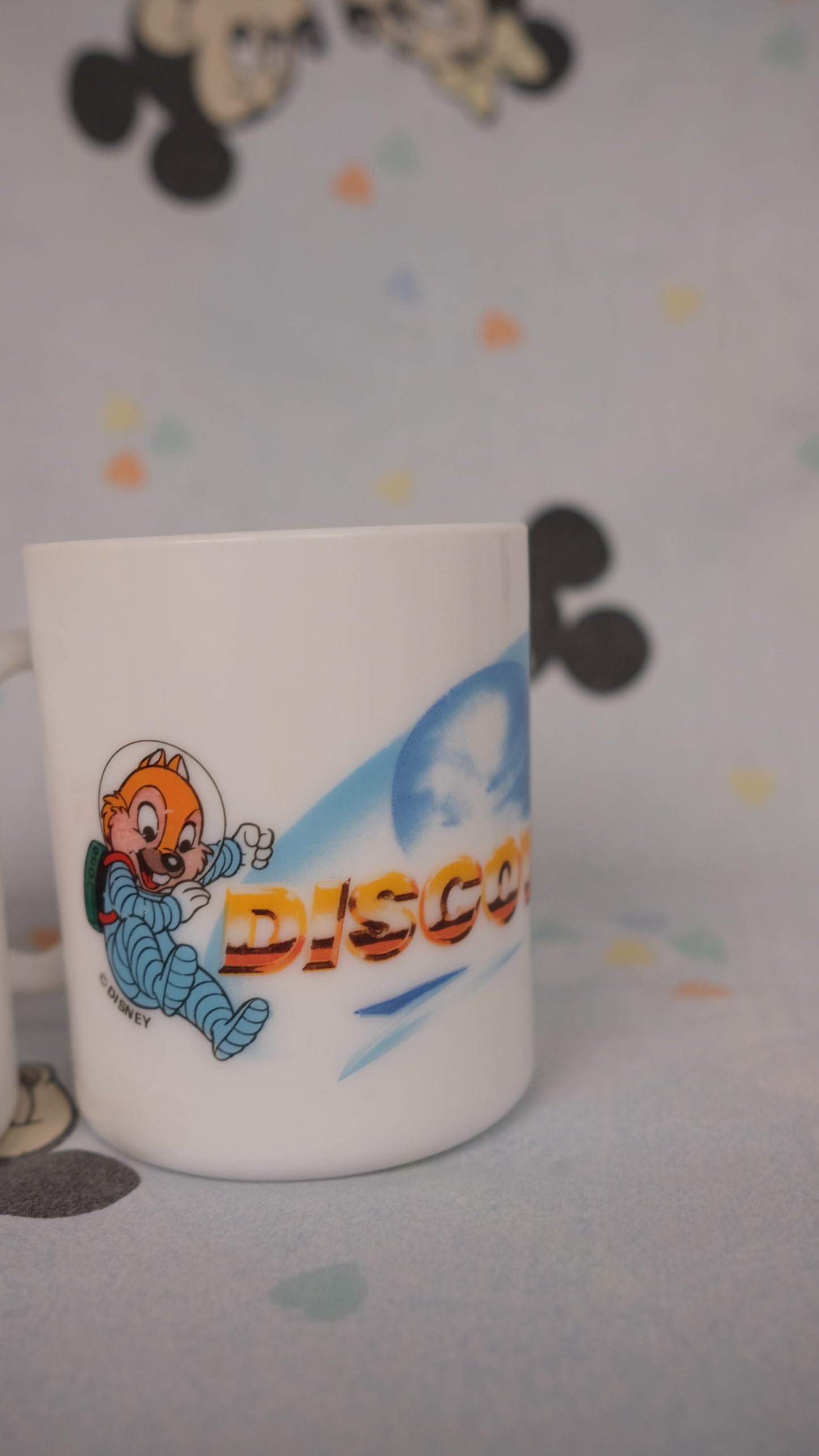 Mugs publicitaires Eurodisney par Esso en arcopal