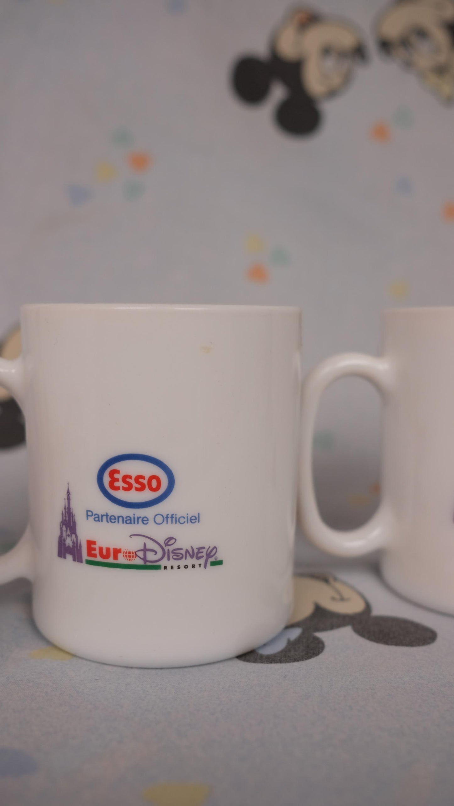 Mugs publicitaires Eurodisney par Esso en arcopal