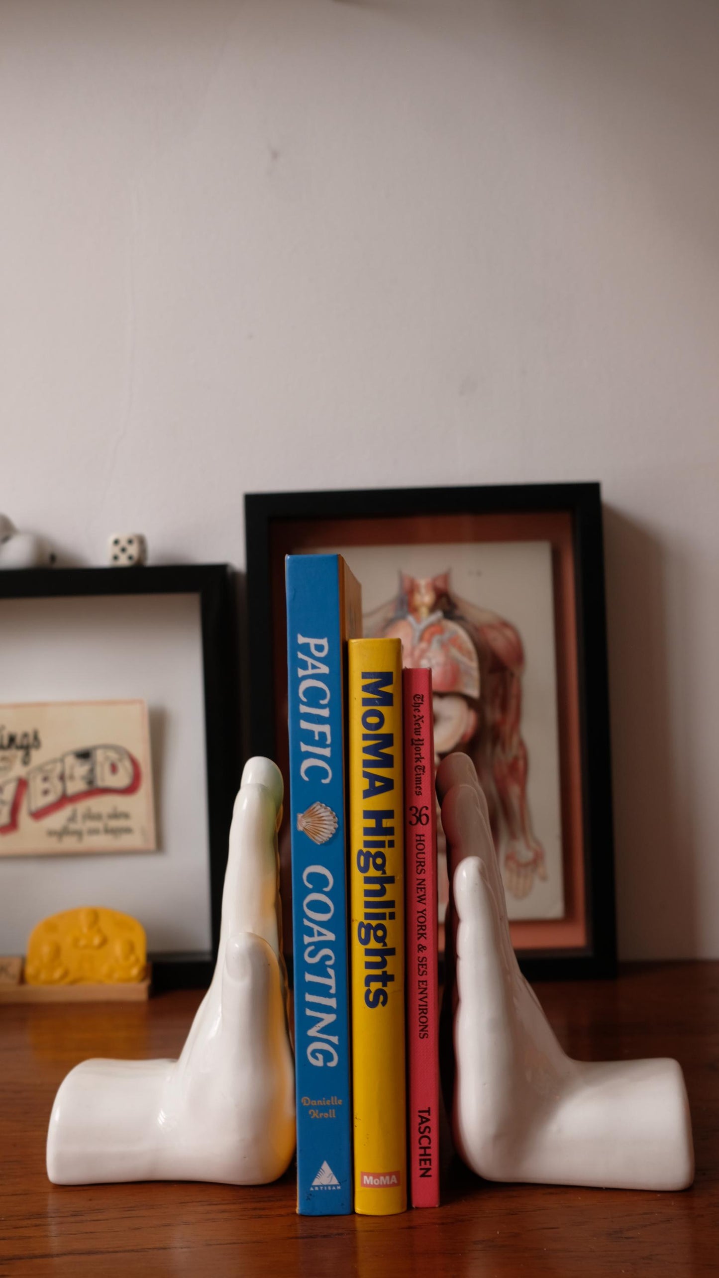 Paire de serre-livres vintage en forme de main