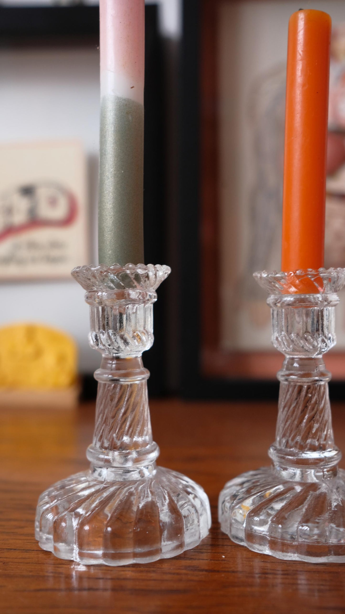 Bougeoirs en verres moulés style Portieux