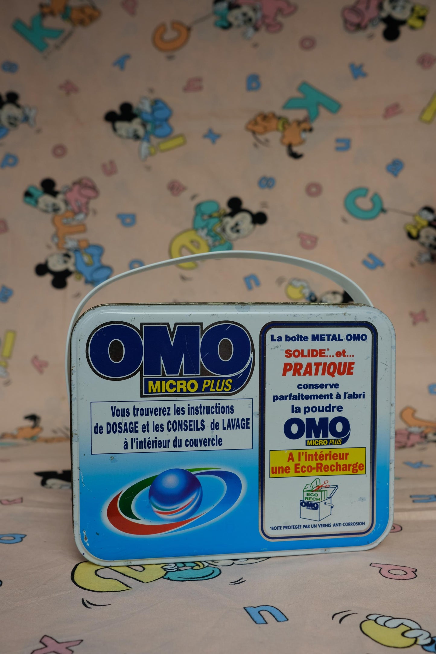 Boîte de lessive OMO