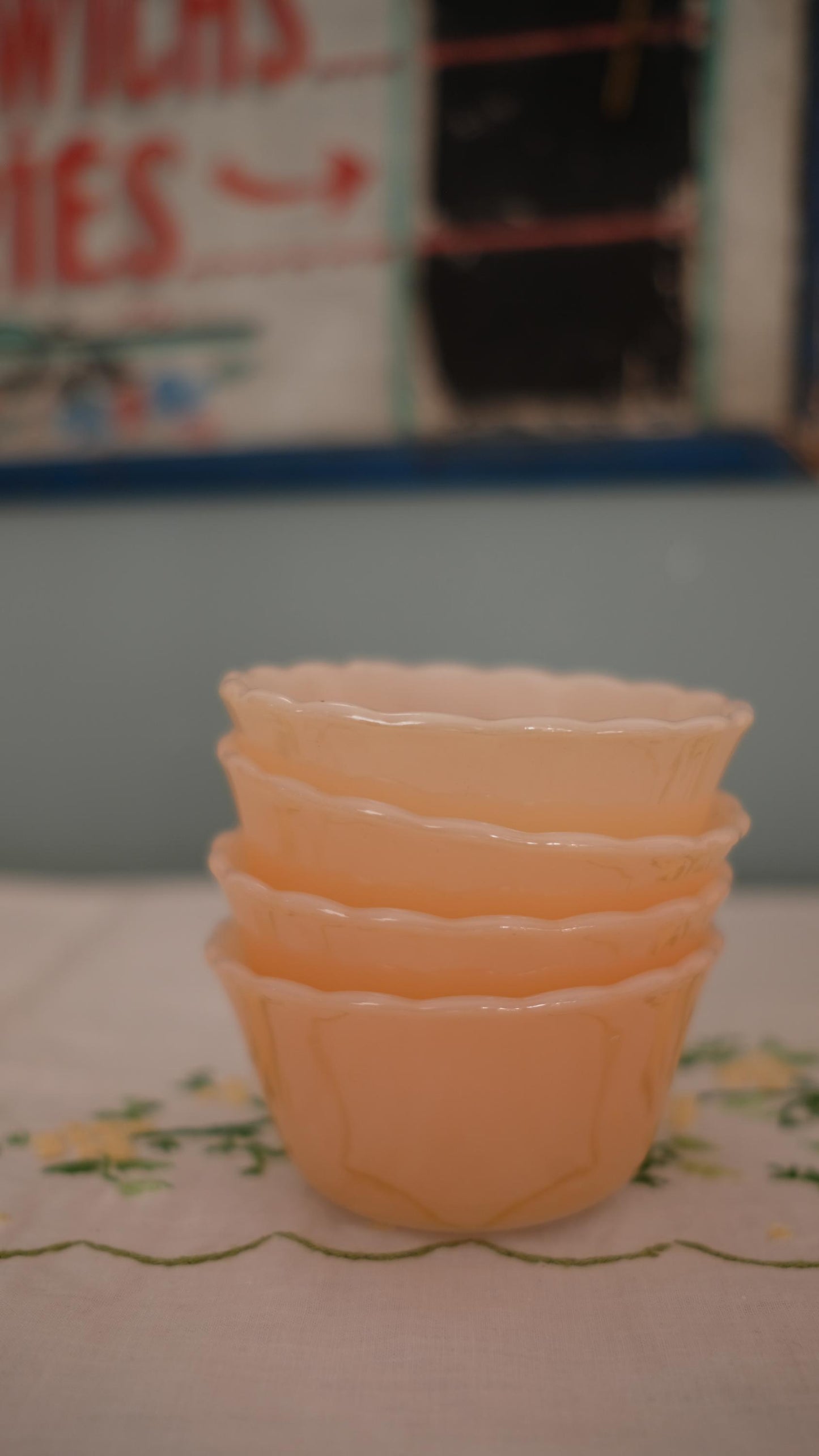 Lot de quatre ramequins fire king made in usa modèle peach glass