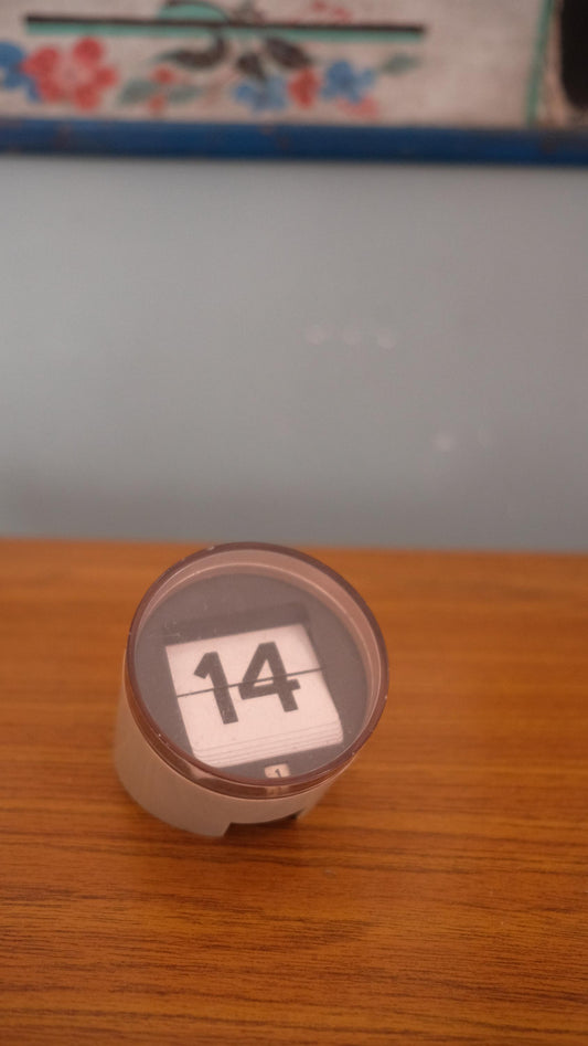 Calendrier perpétuel vintage style space age