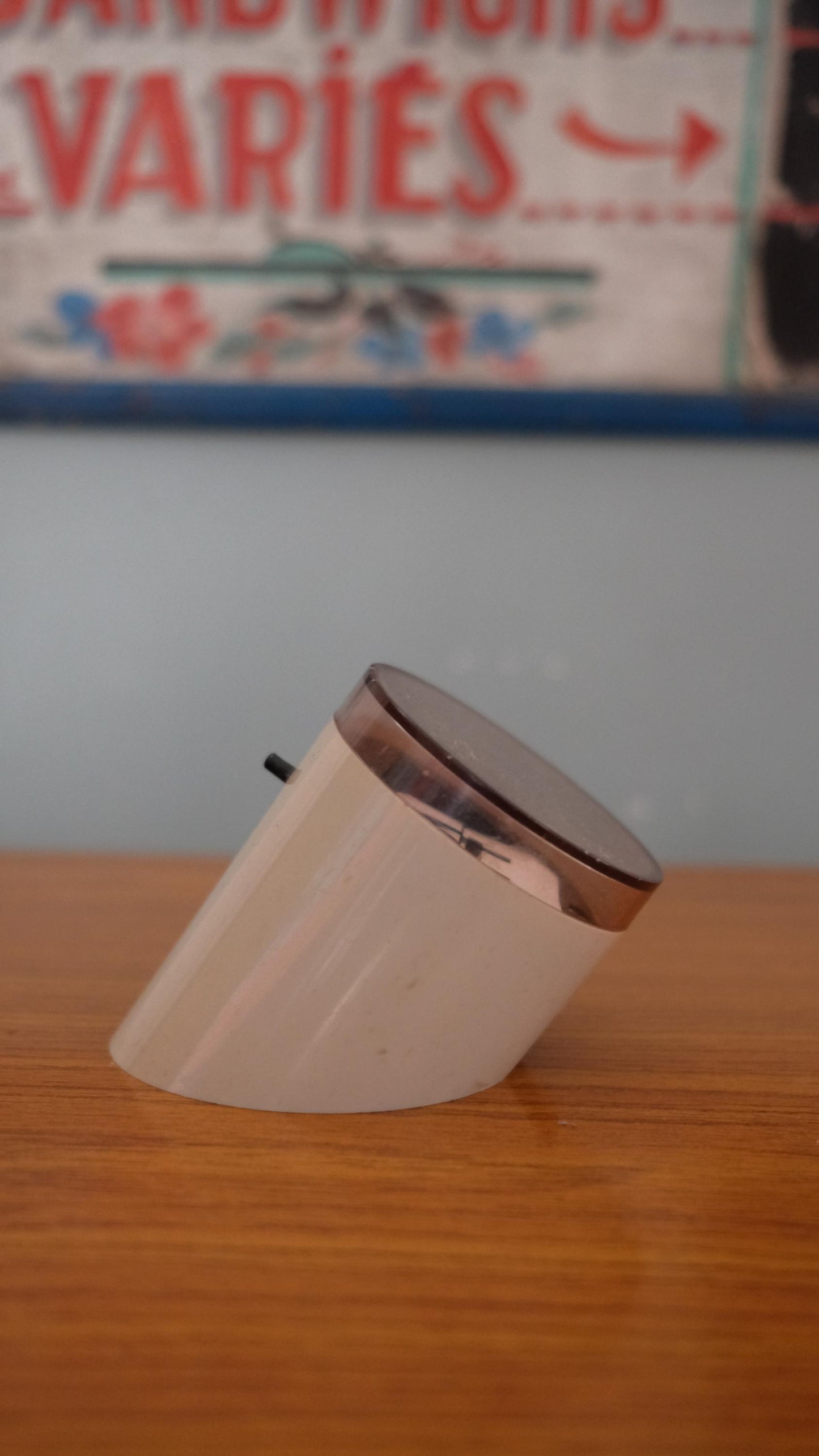 Calendrier perpétuel vintage style space age