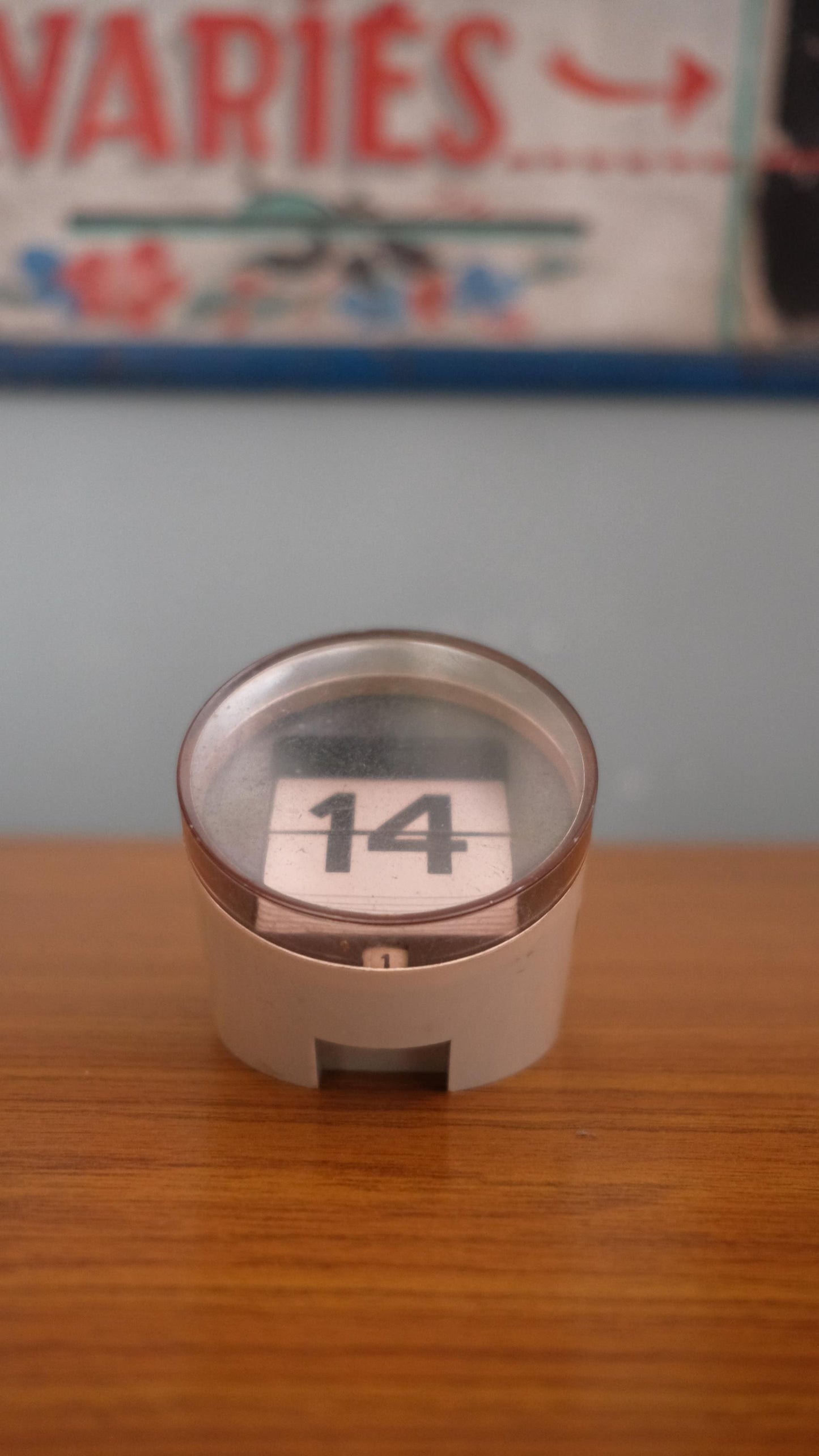 Calendrier perpétuel vintage style space age