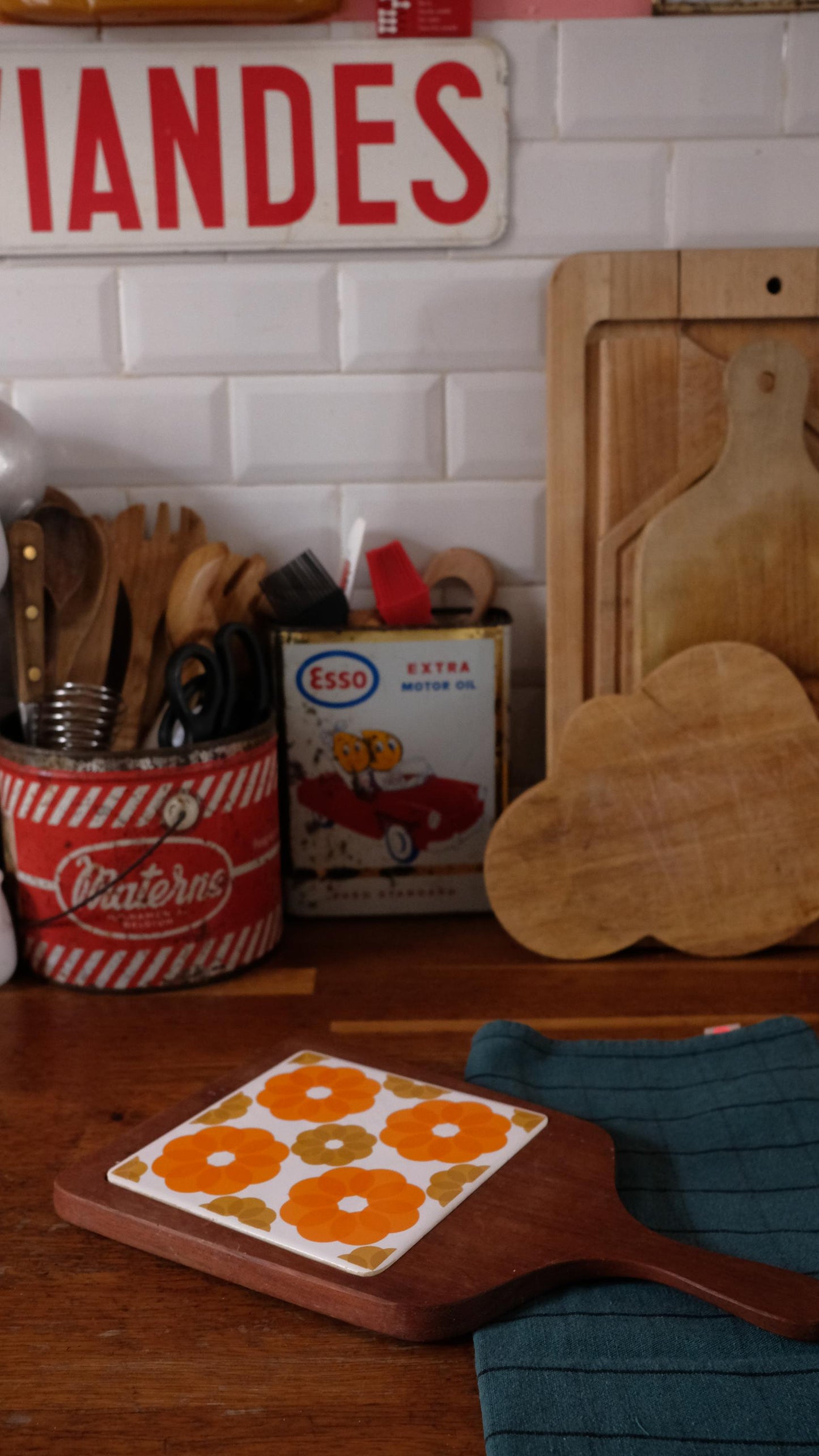 Planche à découper vintage en teck et carrelage