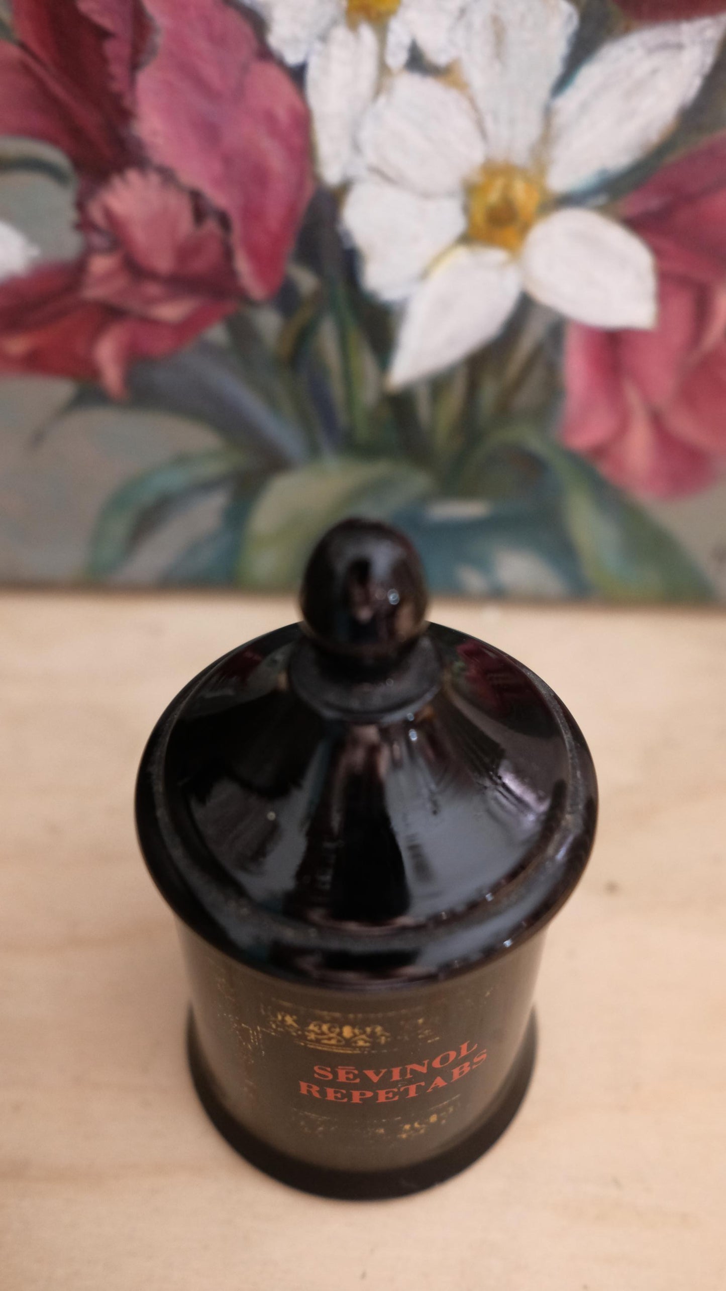 Flacon de pharmacie vintage en opaline
